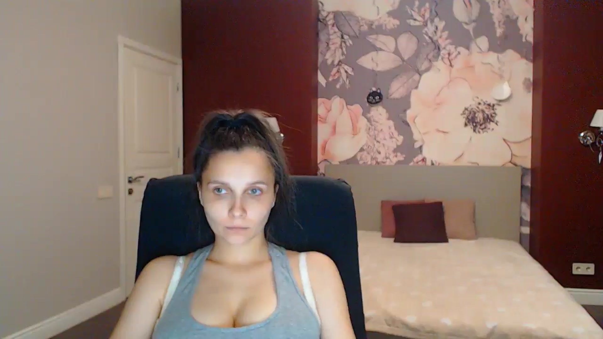 Gallery image thumbnail from Karina_Mils's myfreecams stream on, 08/15/2025, 18:28 image 19 of 20