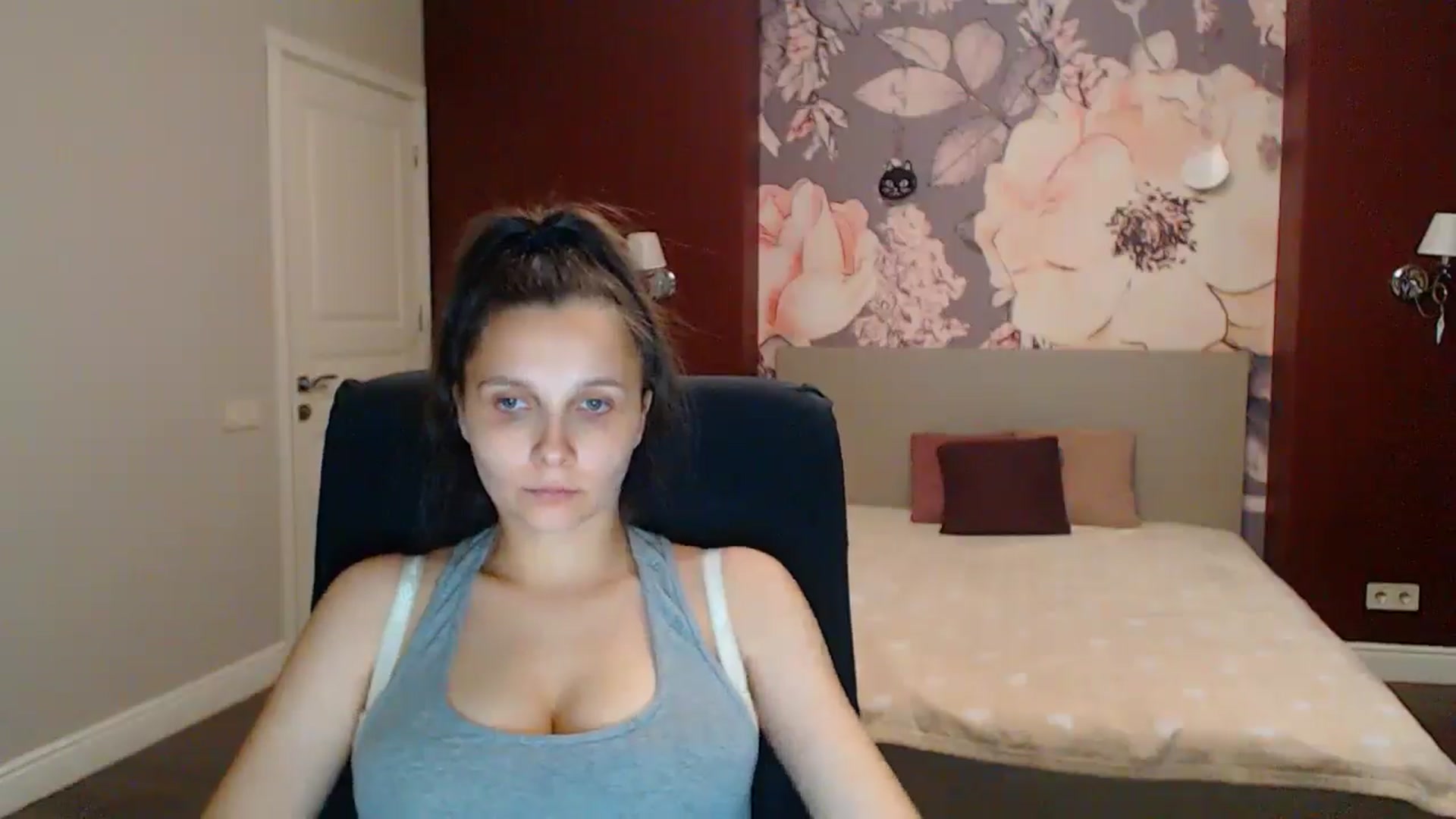 Gallery image thumbnail from Karina_Mils's myfreecams stream on, 08/15/2025, 19:32 image 16 of 20