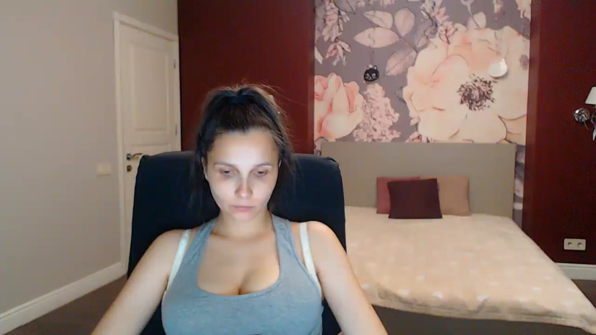 Gallery image thumbnail from Karina_Mils's myfreecams stream on, 08/15/2025, 19:32 image 7 of 20