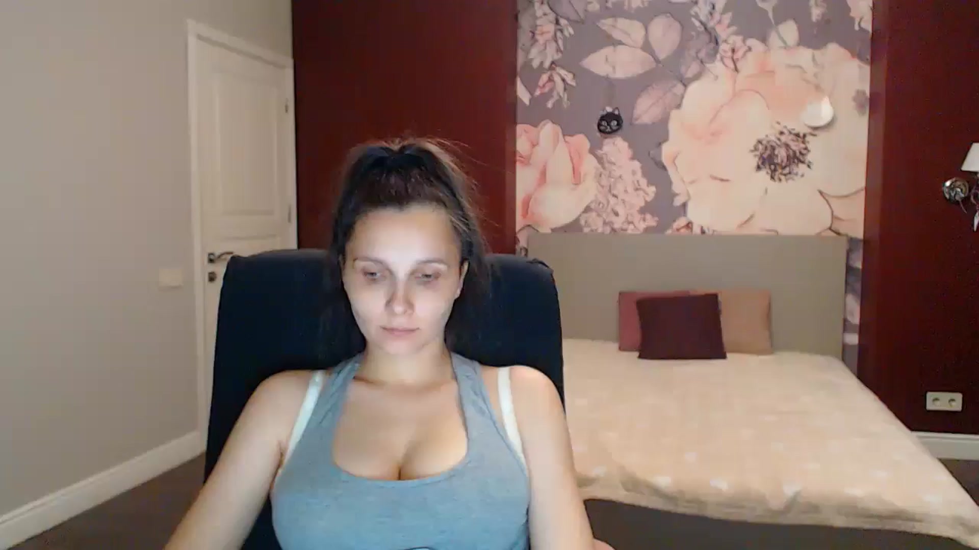 Gallery image thumbnail from Karina_Mils's myfreecams stream on, 08/15/2025, 19:32 image 1 of 20