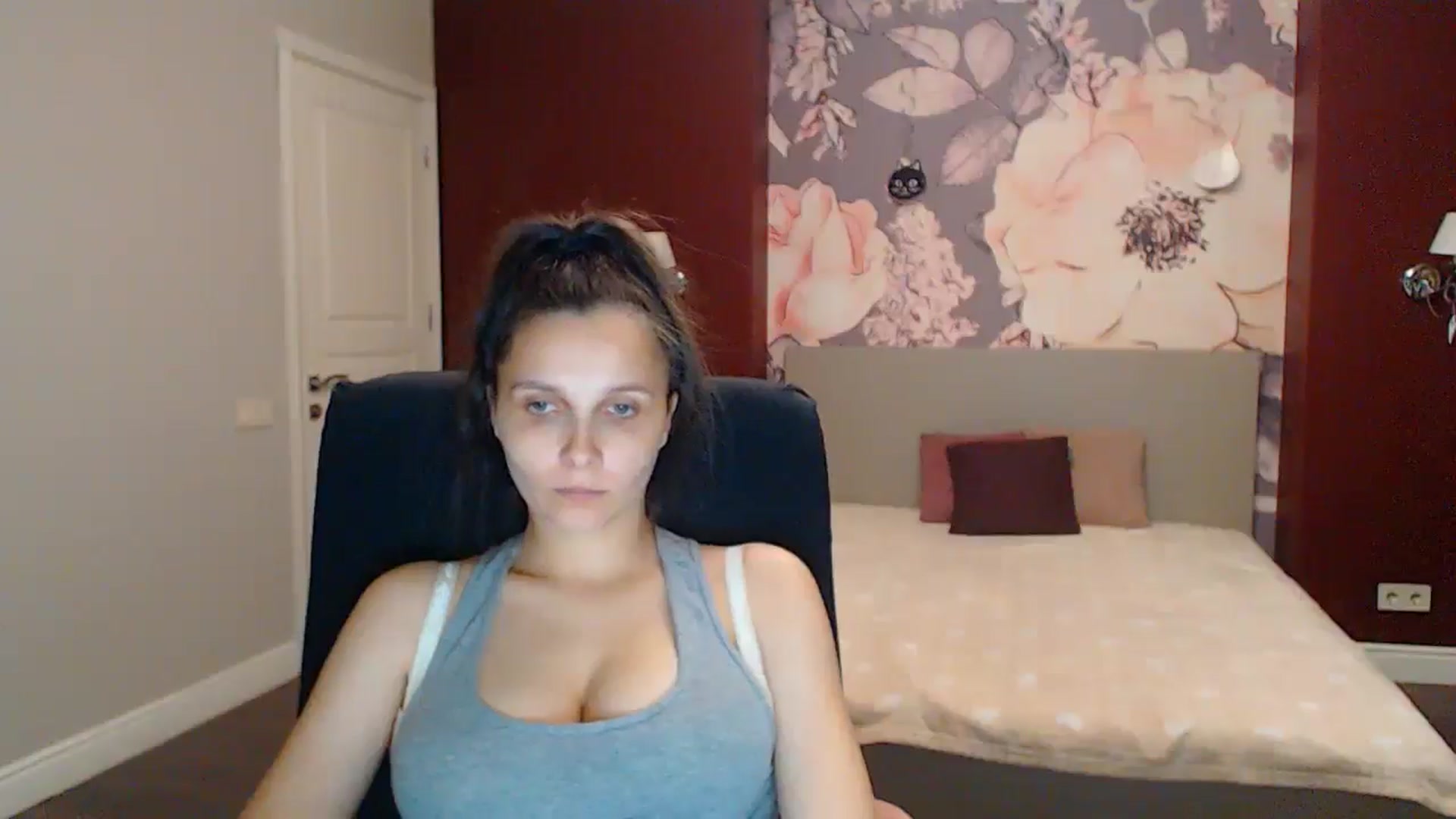 Gallery image thumbnail from Karina_Mils's myfreecams stream on, 08/15/2025, 19:32 image 6 of 20