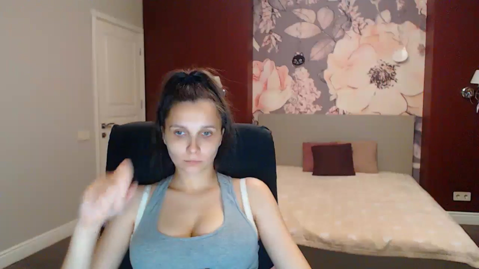 Gallery image thumbnail from Karina_Mils's myfreecams stream on, 08/15/2025, 19:32 image 8 of 20