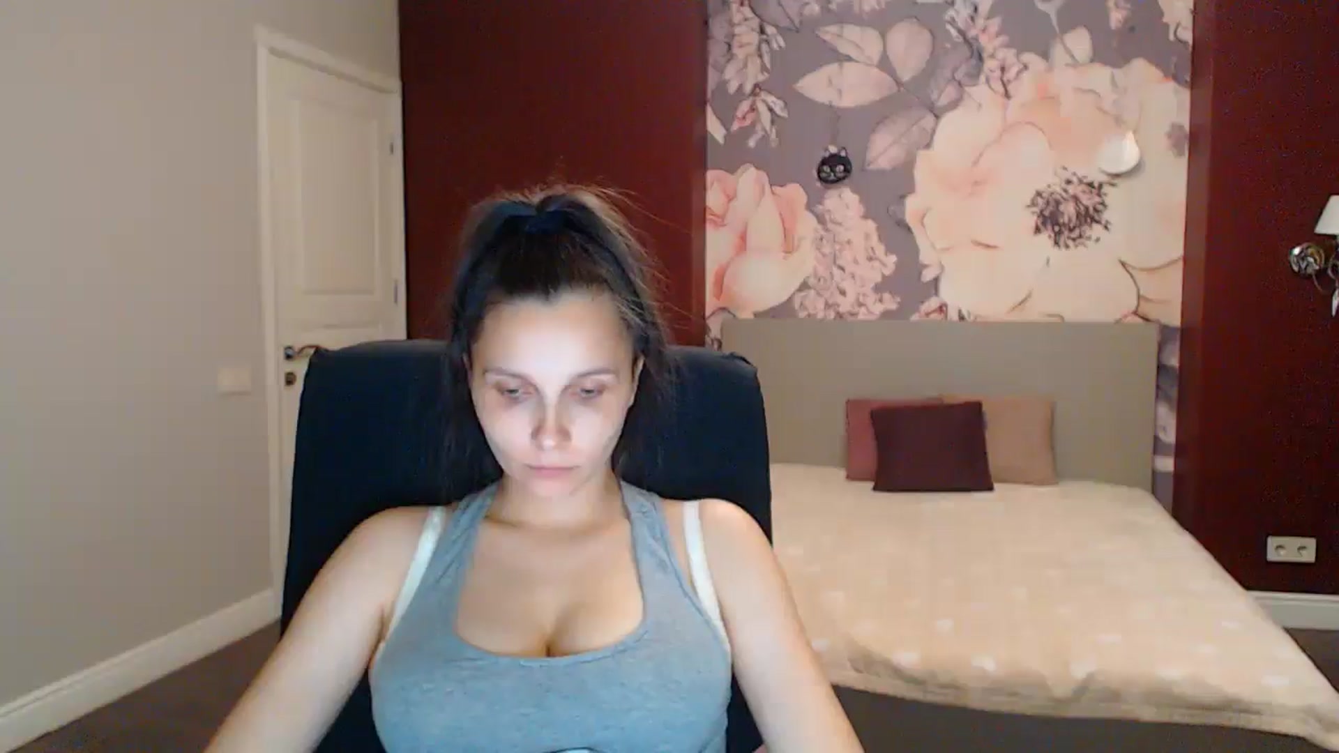 Gallery image thumbnail from Karina_Mils's myfreecams stream on, 08/15/2025, 19:32 image 2 of 20