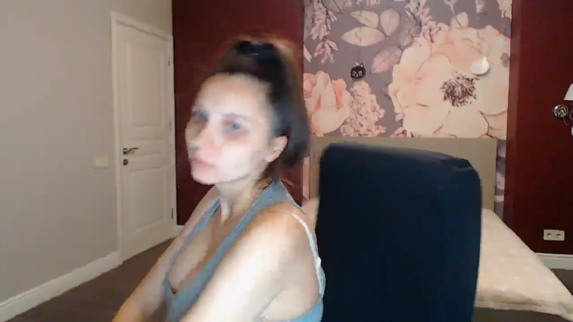 Gallery image thumbnail from Karina_Mils's myfreecams stream on, 08/15/2025, 19:32 image 10 of 20