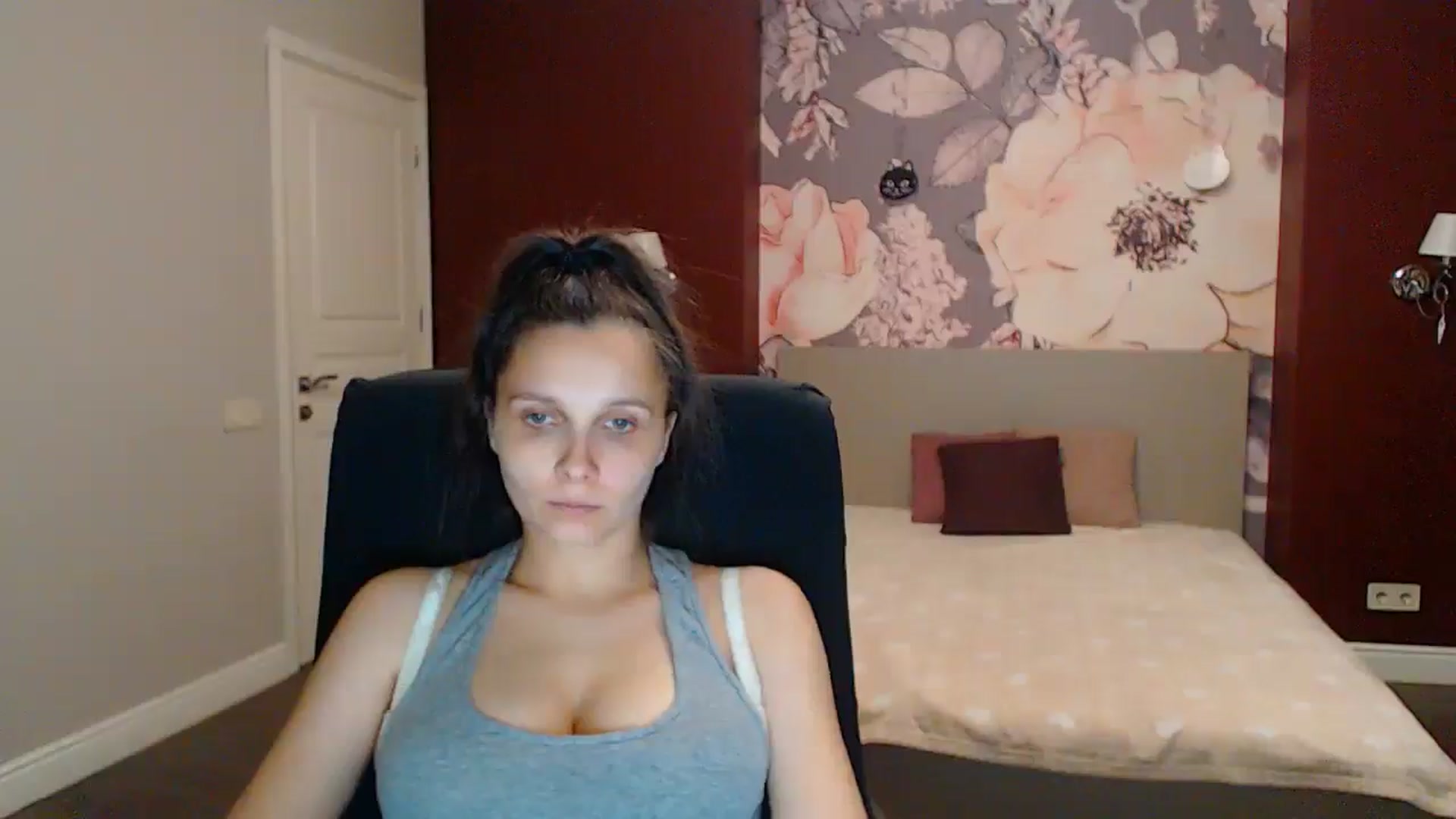 Gallery image thumbnail from Karina_Mils's myfreecams stream on, 08/15/2025, 19:32 image 20 of 20