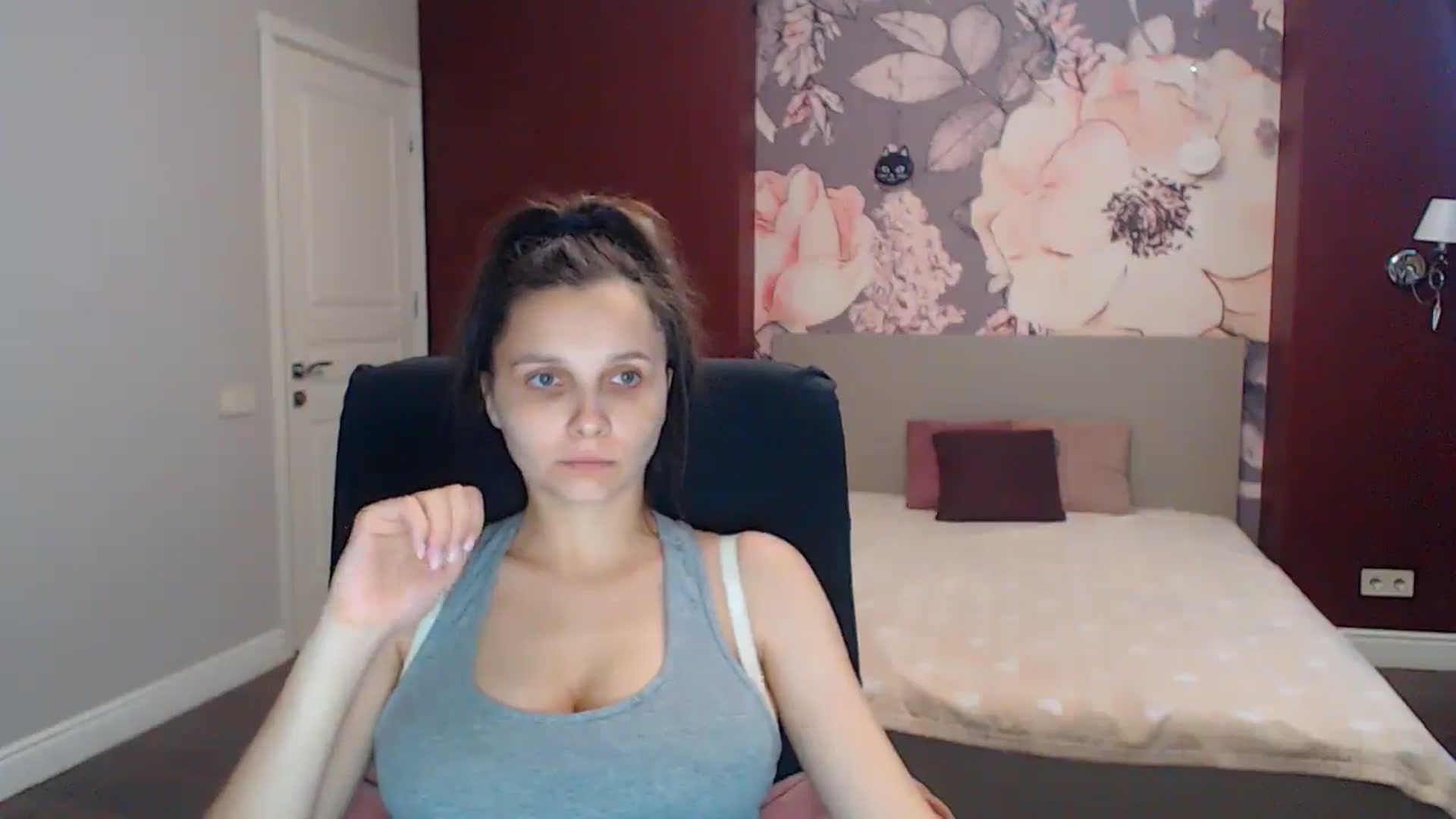 Gallery image thumbnail from Karina_Mils's myfreecams stream on, 08/16/2025, 06:59 image 4 of 20