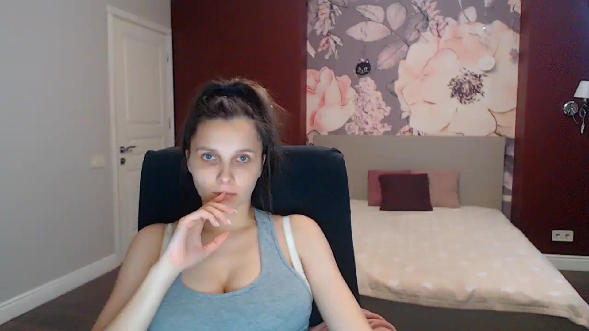 Gallery image thumbnail from Karina_Mils's myfreecams stream on, 08/16/2025, 06:59 image 11 of 20