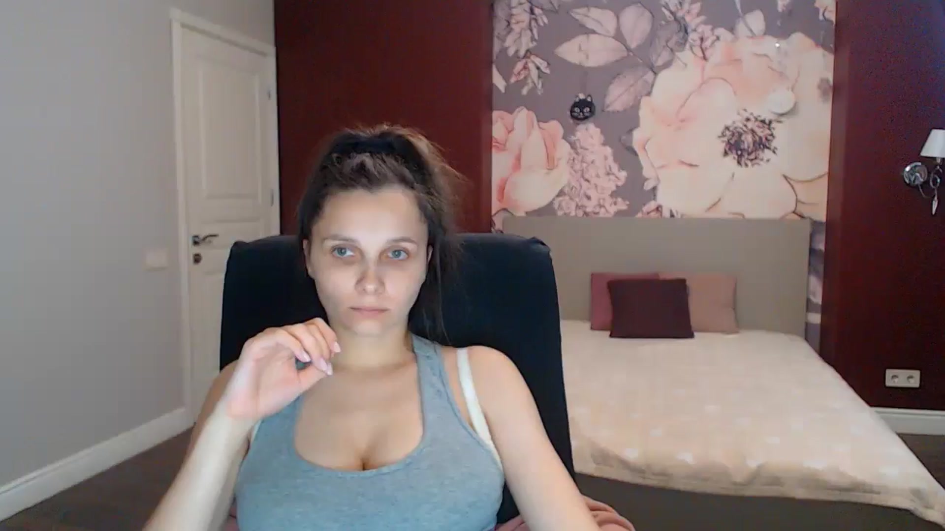 Gallery image thumbnail from Karina_Mils's myfreecams stream on, 08/16/2025, 06:59 image 10 of 20
