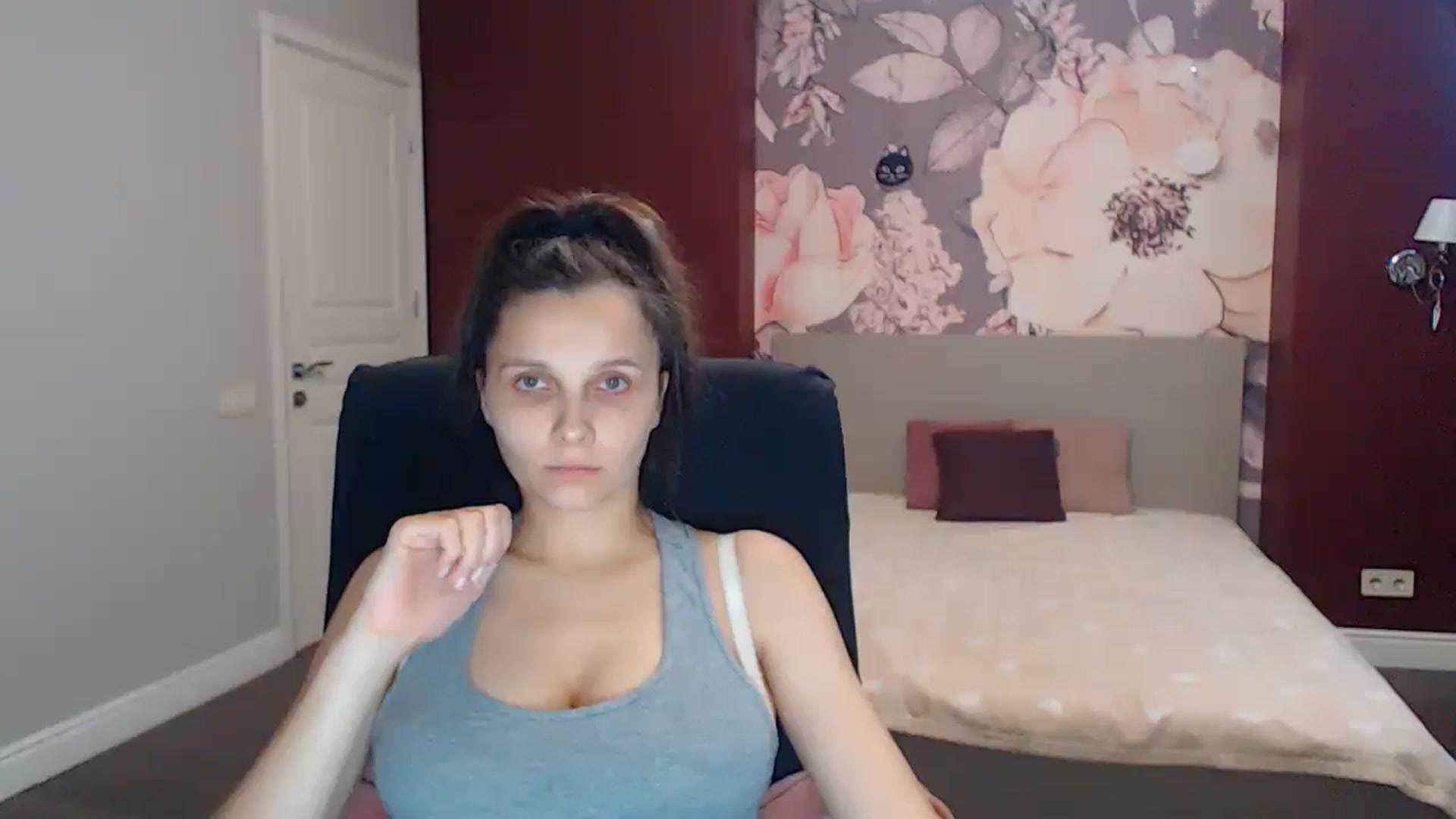 Gallery image thumbnail from Karina_Mils's myfreecams stream on, 08/16/2025, 06:59 image 6 of 20