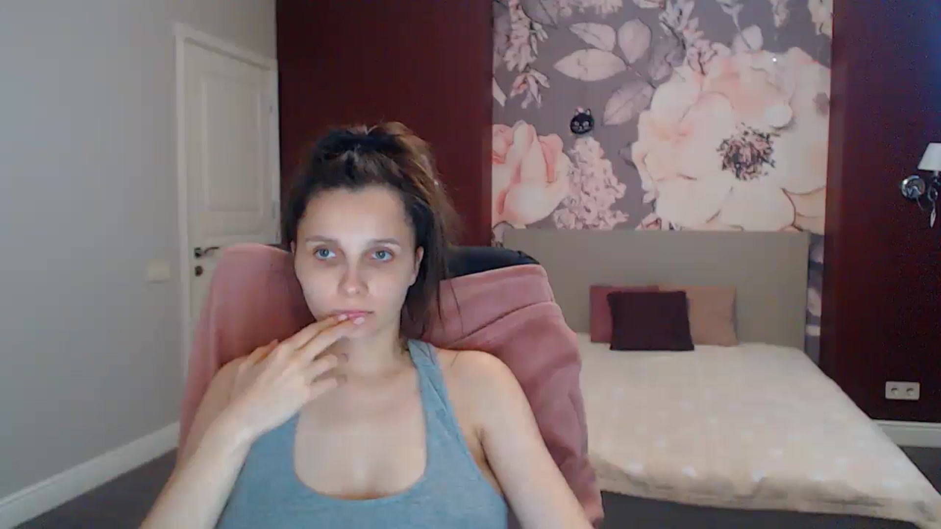 Gallery image thumbnail from Karina_Mils's myfreecams stream on, 08/16/2025, 09:22 image 16 of 20