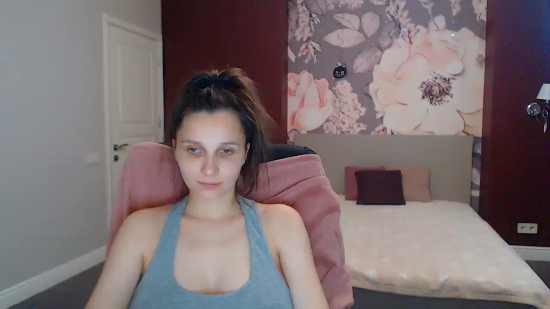 Gallery image thumbnail from Karina_Mils's myfreecams stream on, 08/16/2025, 09:22 image 14 of 20