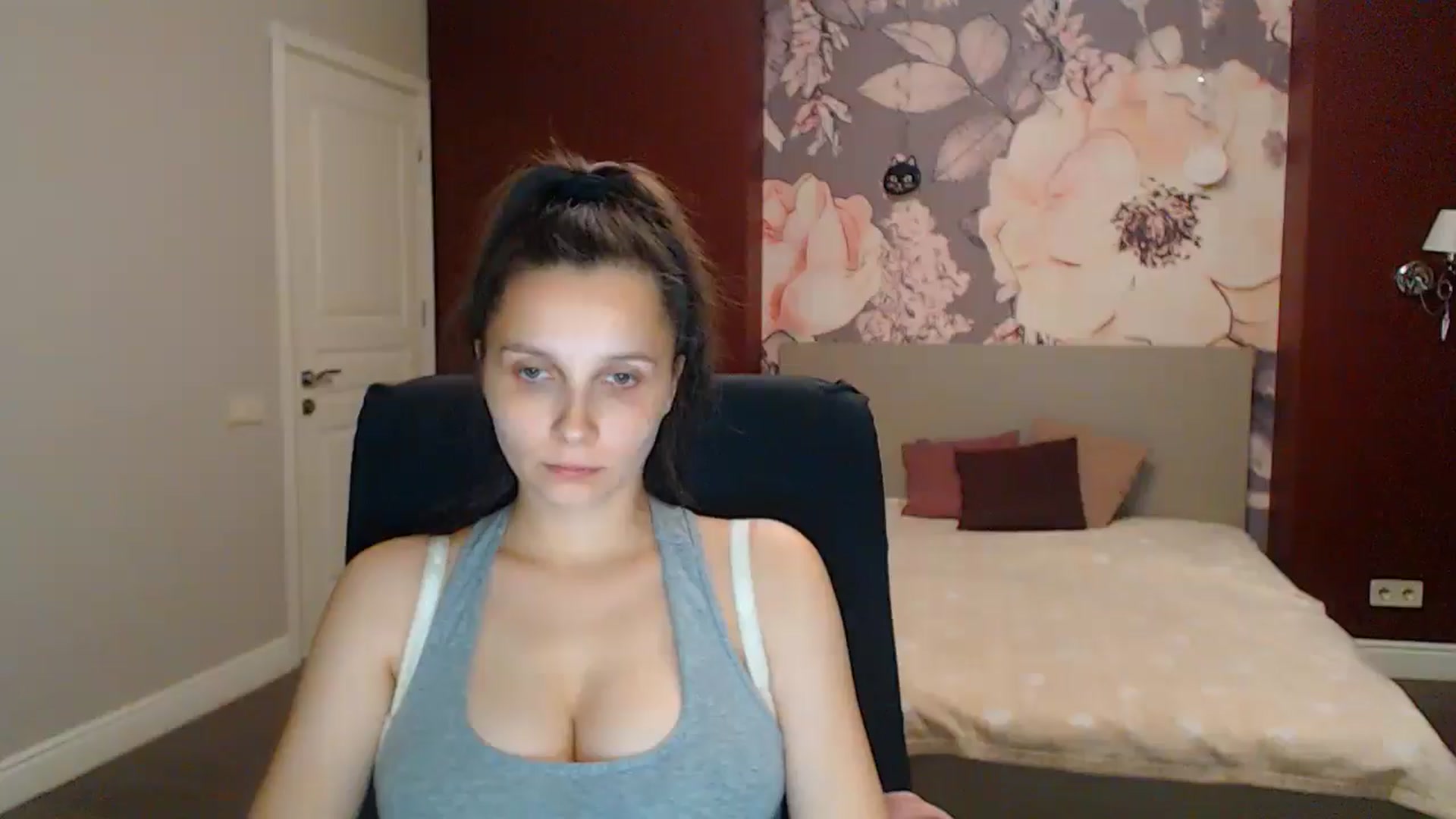 Gallery image thumbnail from Karina_Mils's myfreecams stream on, 08/16/2025, 17:41 image 20 of 20