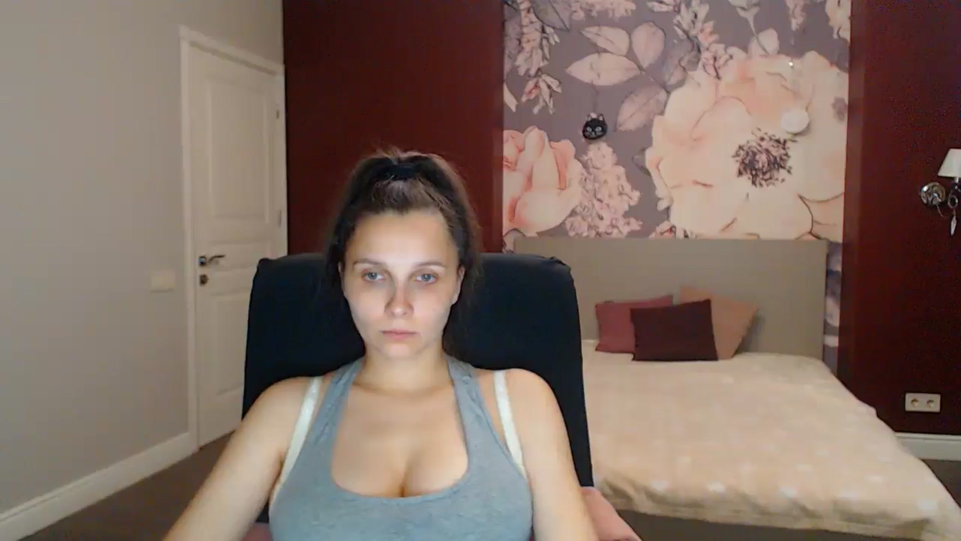 Gallery image thumbnail from Karina_Mils's myfreecams stream on, 08/16/2025, 17:41 image 4 of 20