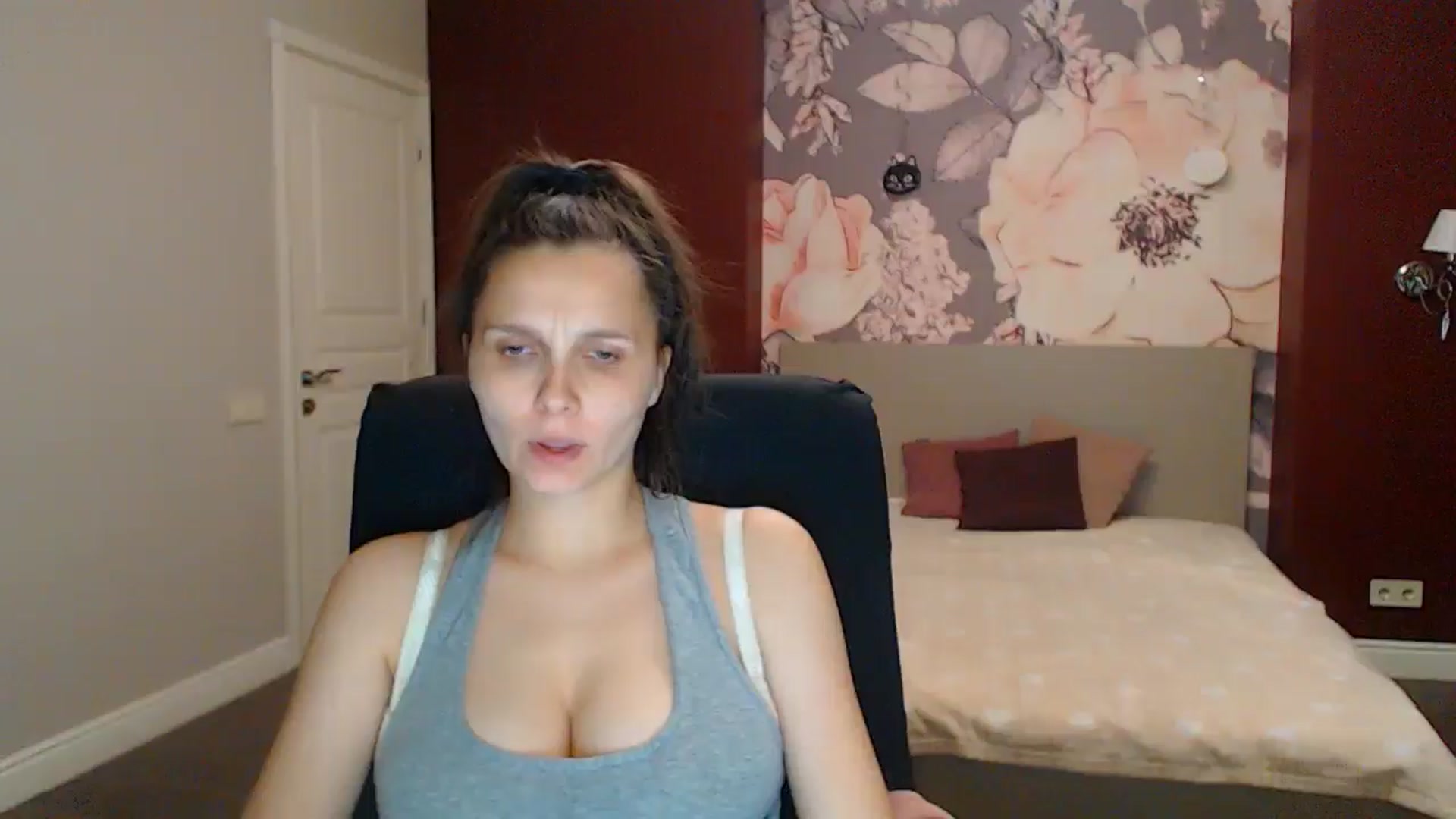 Gallery image thumbnail from Karina_Mils's myfreecams stream on, 08/16/2025, 17:41 image 19 of 20