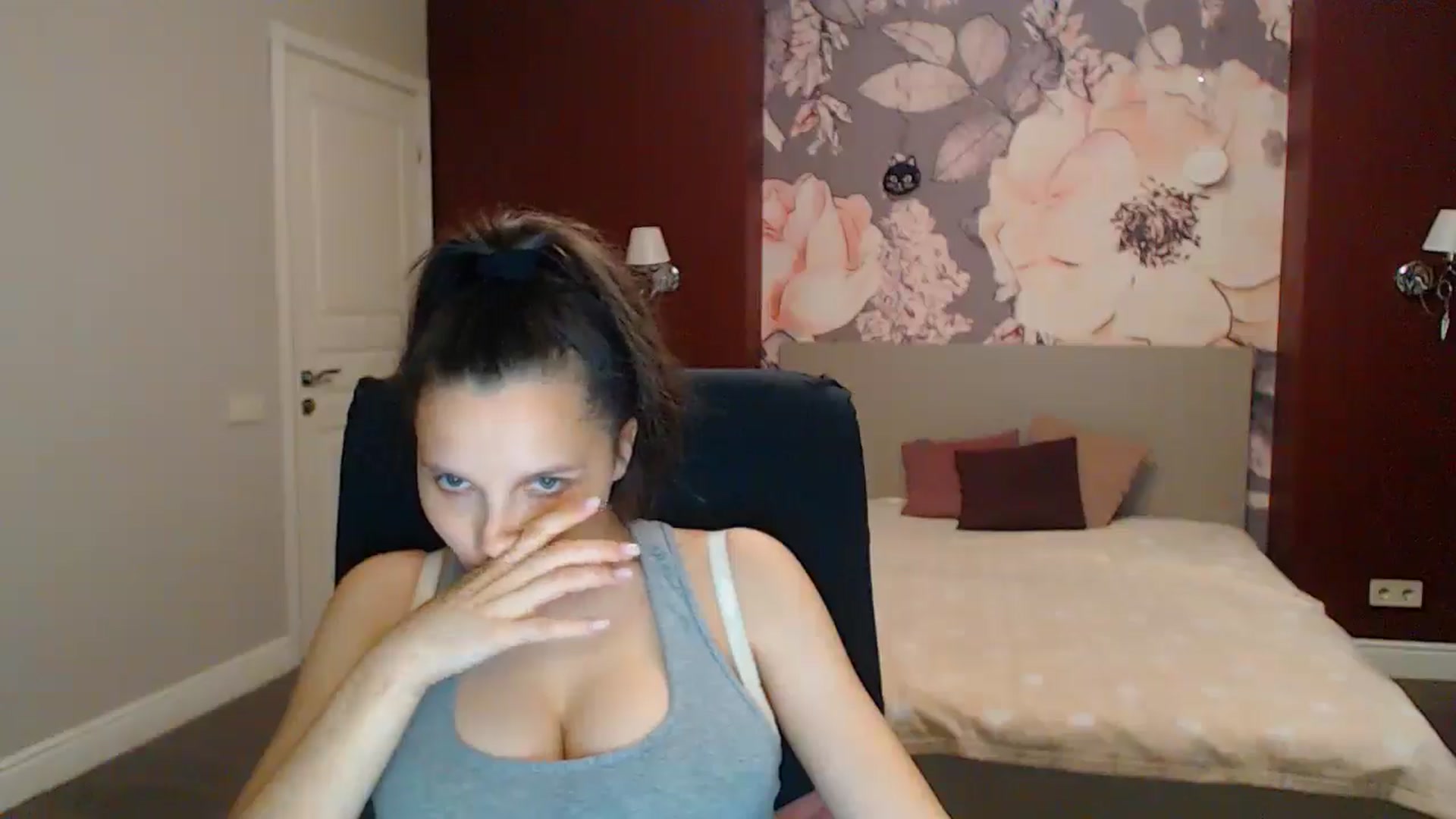 Gallery image thumbnail from Karina_Mils's myfreecams stream on, 08/16/2025, 17:41 image 17 of 20