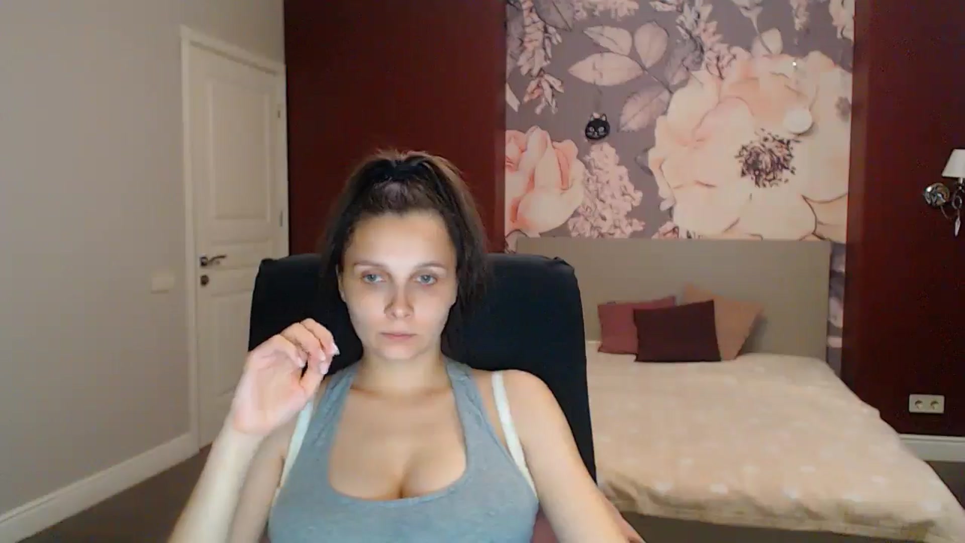 Gallery image thumbnail from Karina_Mils's myfreecams stream on, 08/16/2025, 17:41 image 5 of 20