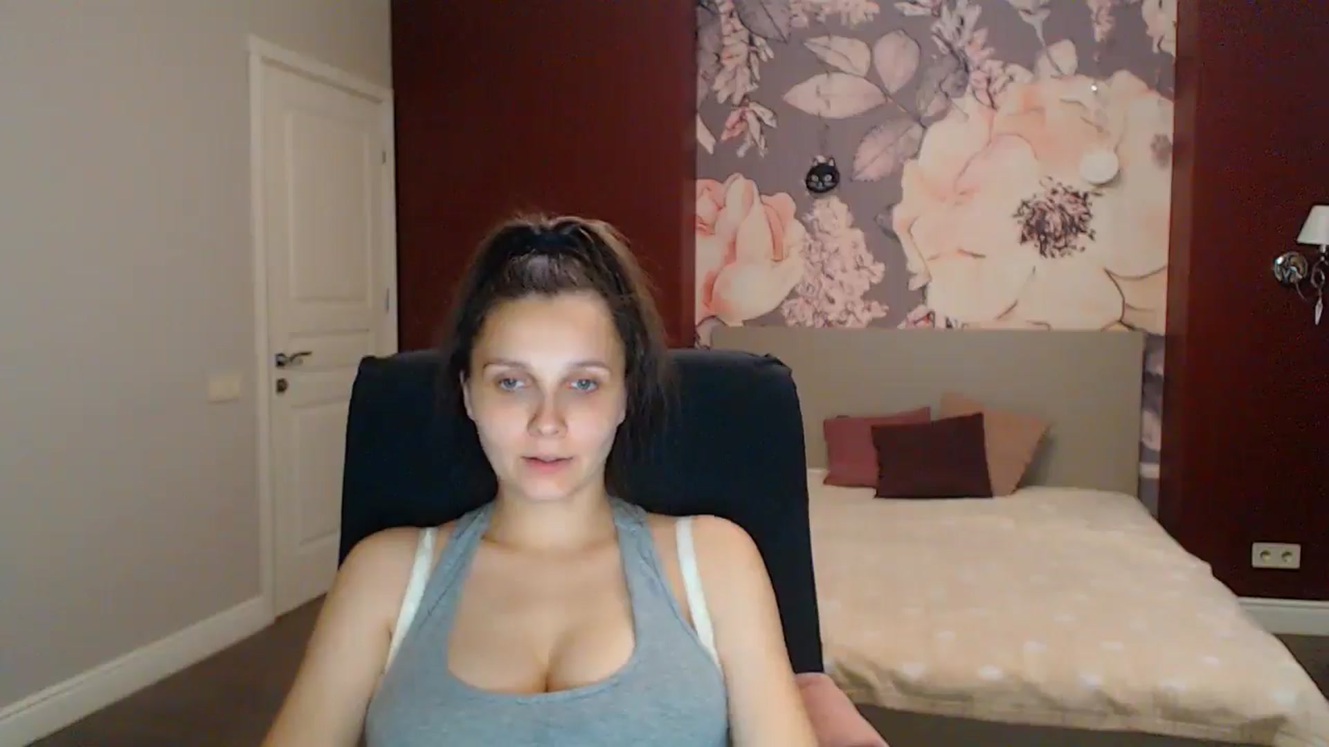 Gallery image thumbnail from Karina_Mils's myfreecams stream on, 08/16/2025, 17:41 image 6 of 20