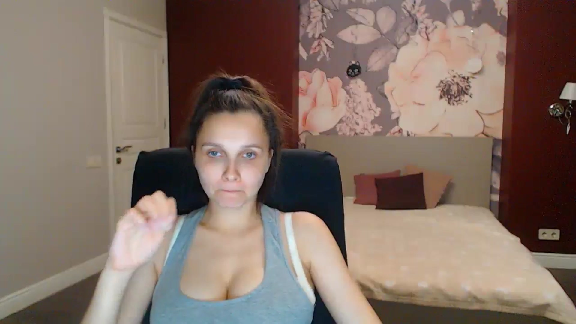 Gallery image thumbnail from Karina_Mils's myfreecams stream on, 08/16/2025, 18:10 image 4 of 20