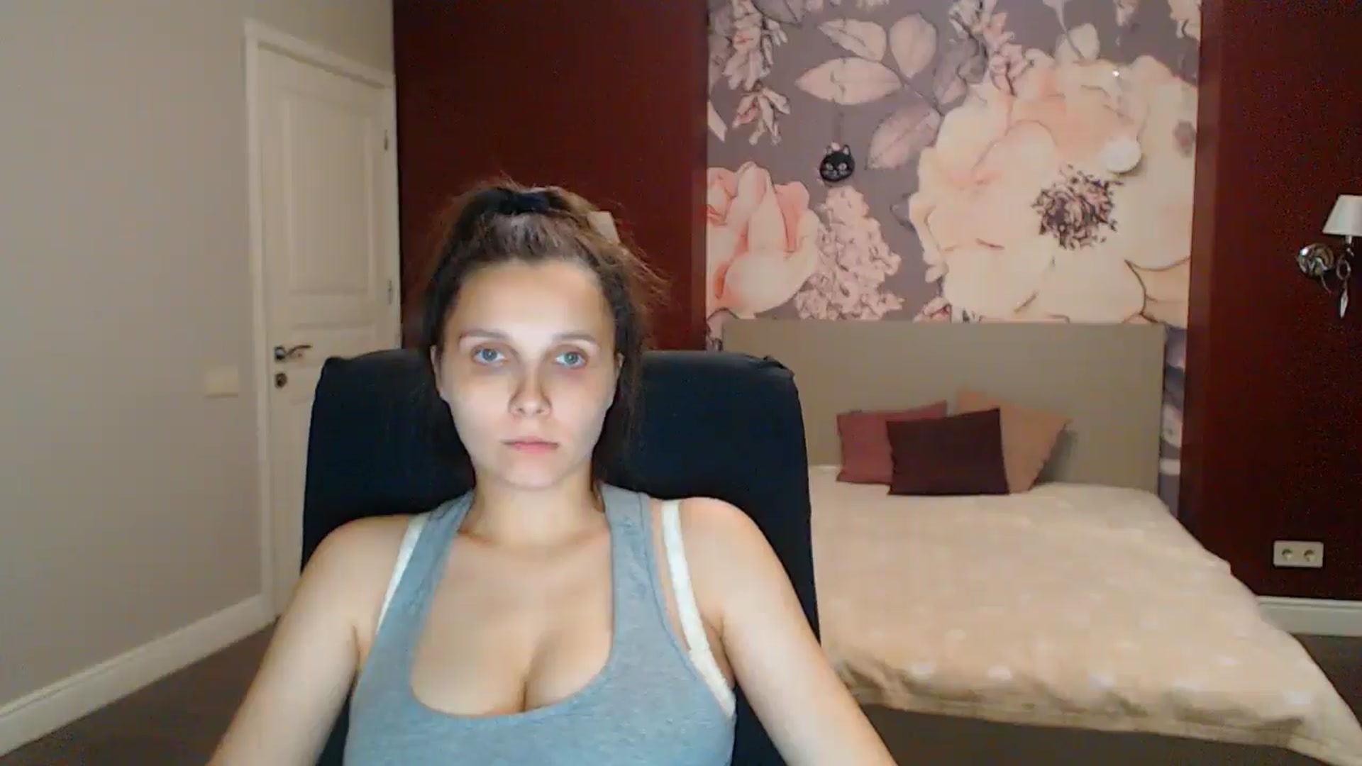 Gallery image thumbnail from Karina_Mils's myfreecams stream on, 08/16/2025, 18:10 image 12 of 20