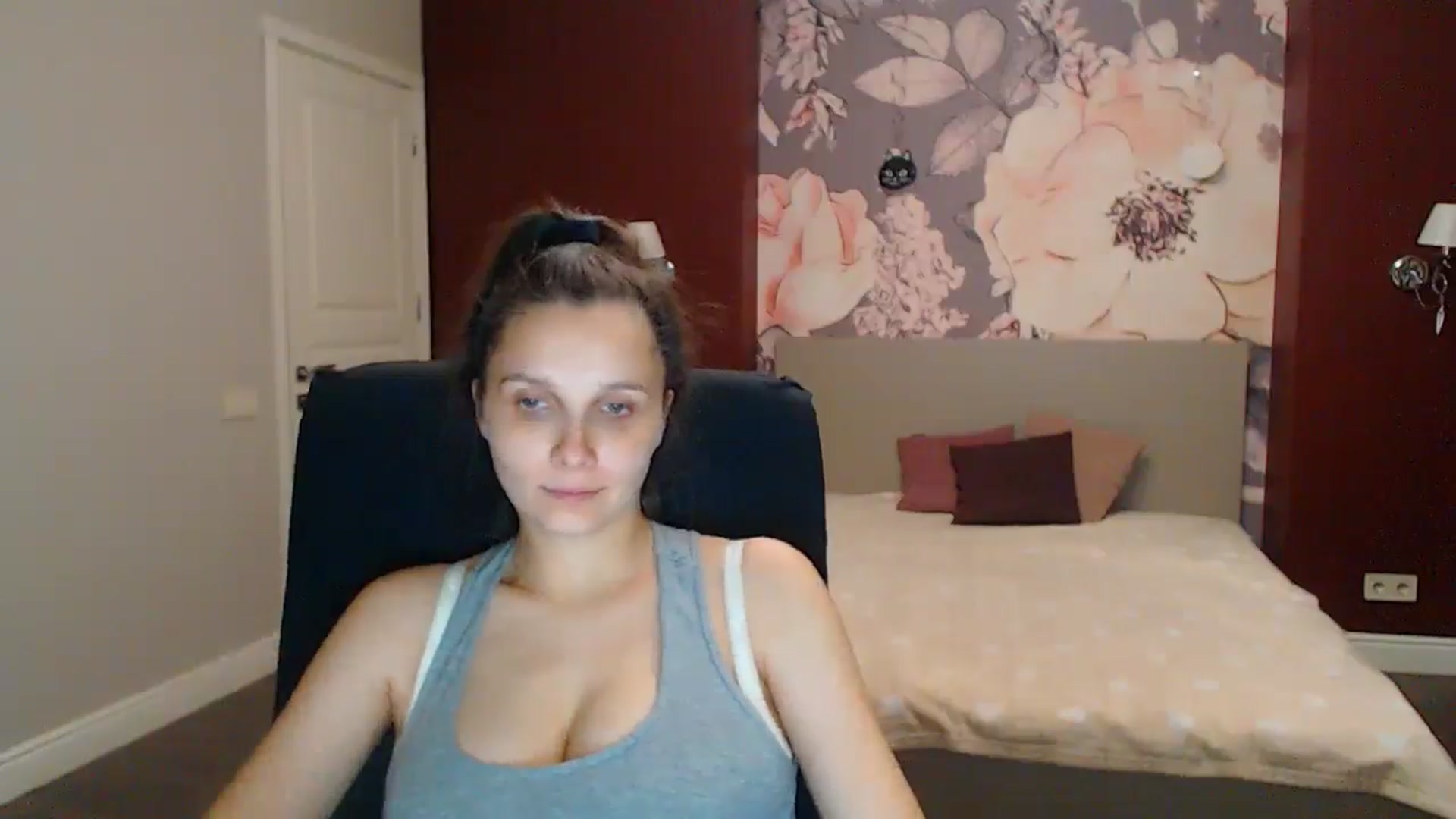 Gallery image thumbnail from Karina_Mils's myfreecams stream on, 08/16/2025, 19:15 image 3 of 20