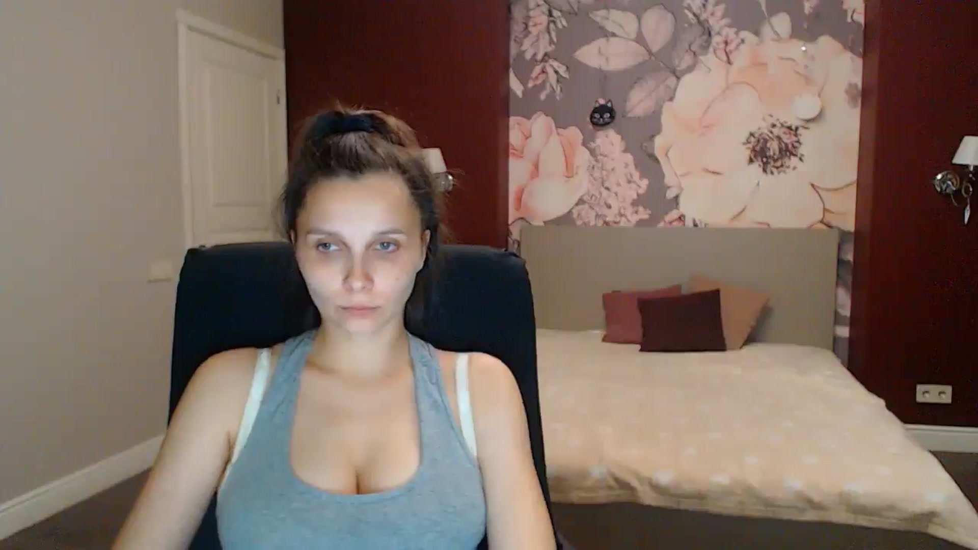 Gallery image thumbnail from Karina_Mils's myfreecams stream on, 08/16/2025, 19:15 image 20 of 20