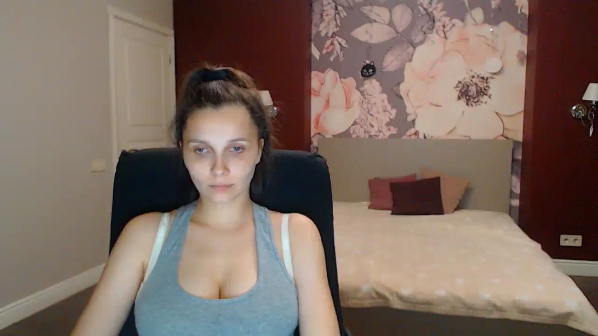 Gallery image thumbnail from Karina_Mils's myfreecams stream on, 08/16/2025, 19:15 image 18 of 20