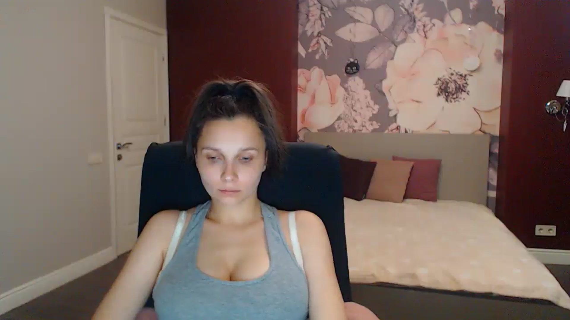 Gallery image thumbnail from Karina_Mils's myfreecams stream on, 08/17/2025, 16:34 image 12 of 20