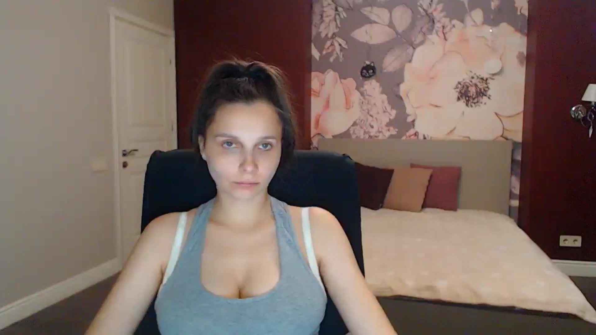Gallery image thumbnail from Karina_Mils's myfreecams stream on, 08/17/2025, 16:34 image 18 of 20