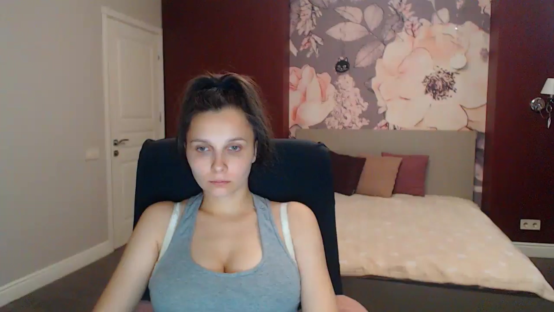 Gallery image thumbnail from Karina_Mils's myfreecams stream on, 08/17/2025, 16:34 image 1 of 20