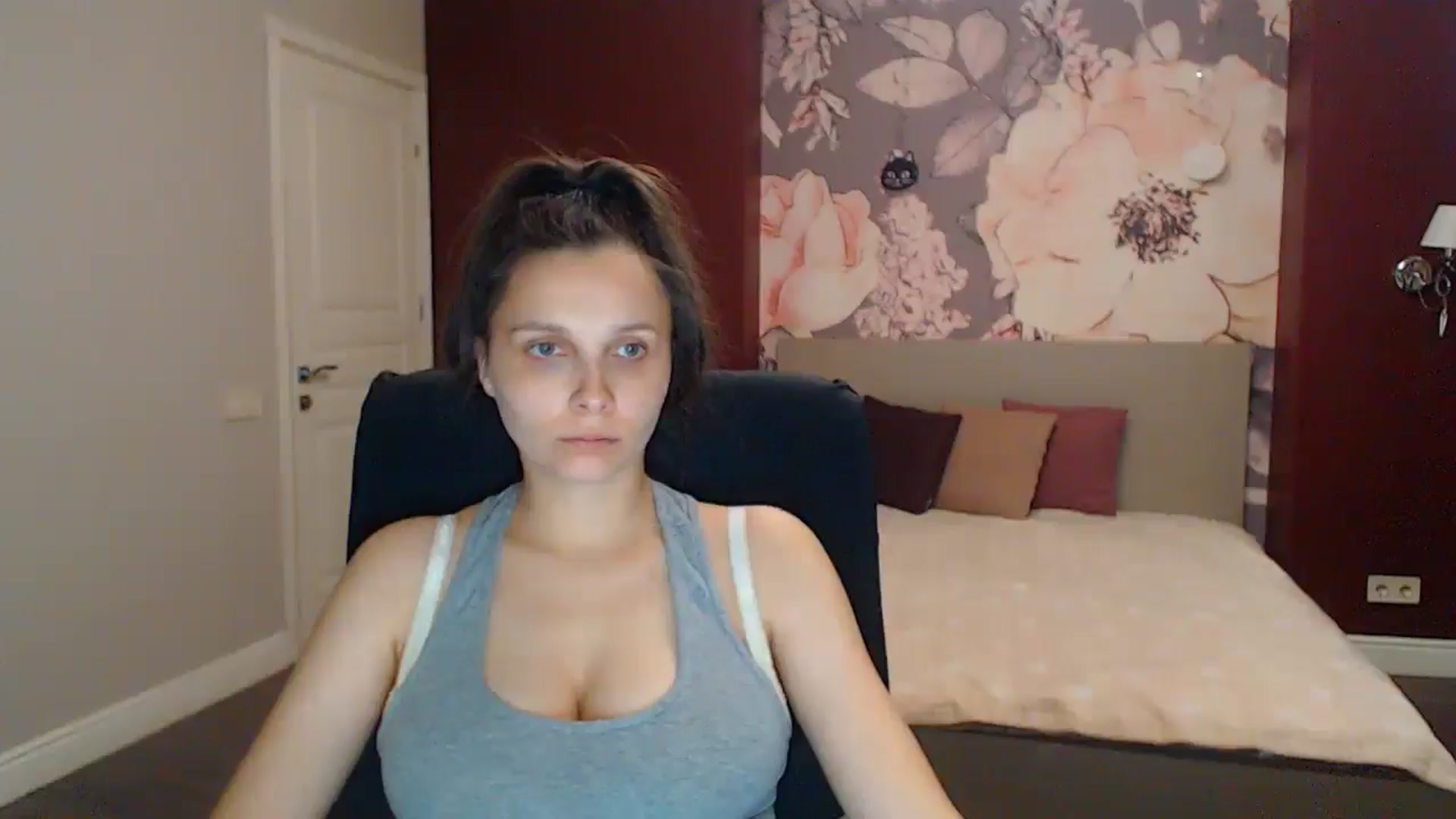 Gallery image thumbnail from Karina_Mils's myfreecams stream on, 08/17/2025, 16:34 image 16 of 20