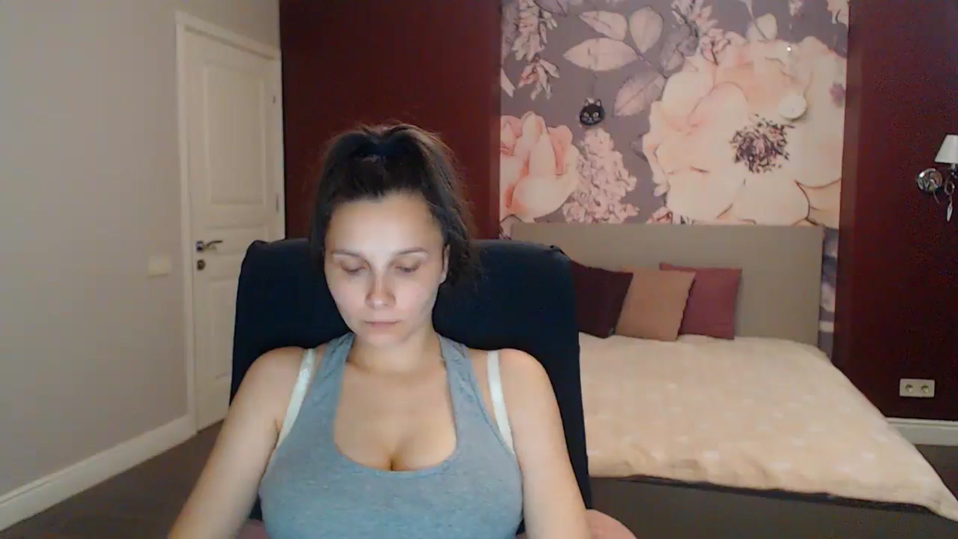 Gallery image thumbnail from Karina_Mils's myfreecams stream on, 08/17/2025, 16:34 image 2 of 20