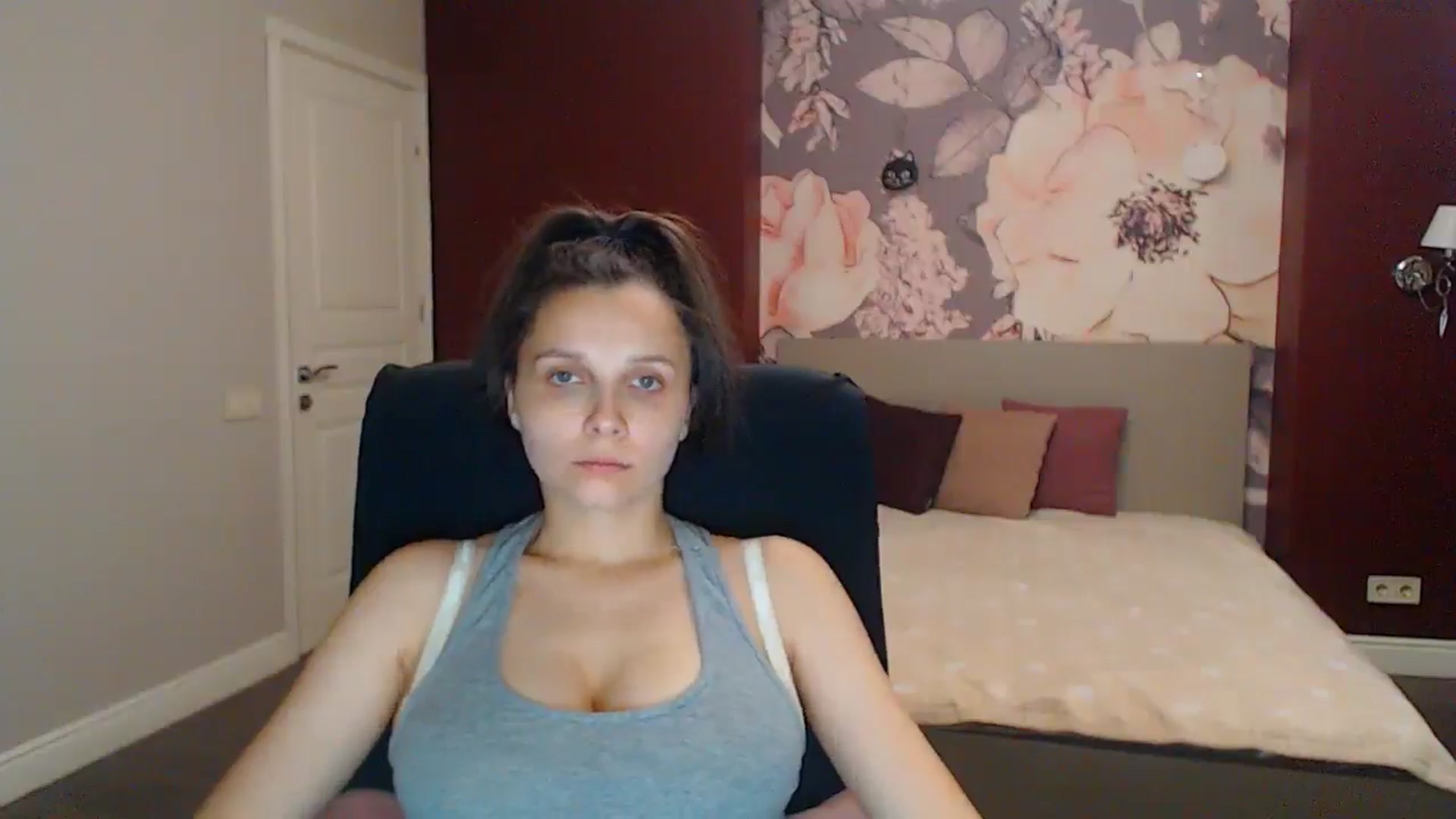 Gallery image thumbnail from Karina_Mils's myfreecams stream on, 08/17/2025, 16:34 image 10 of 20