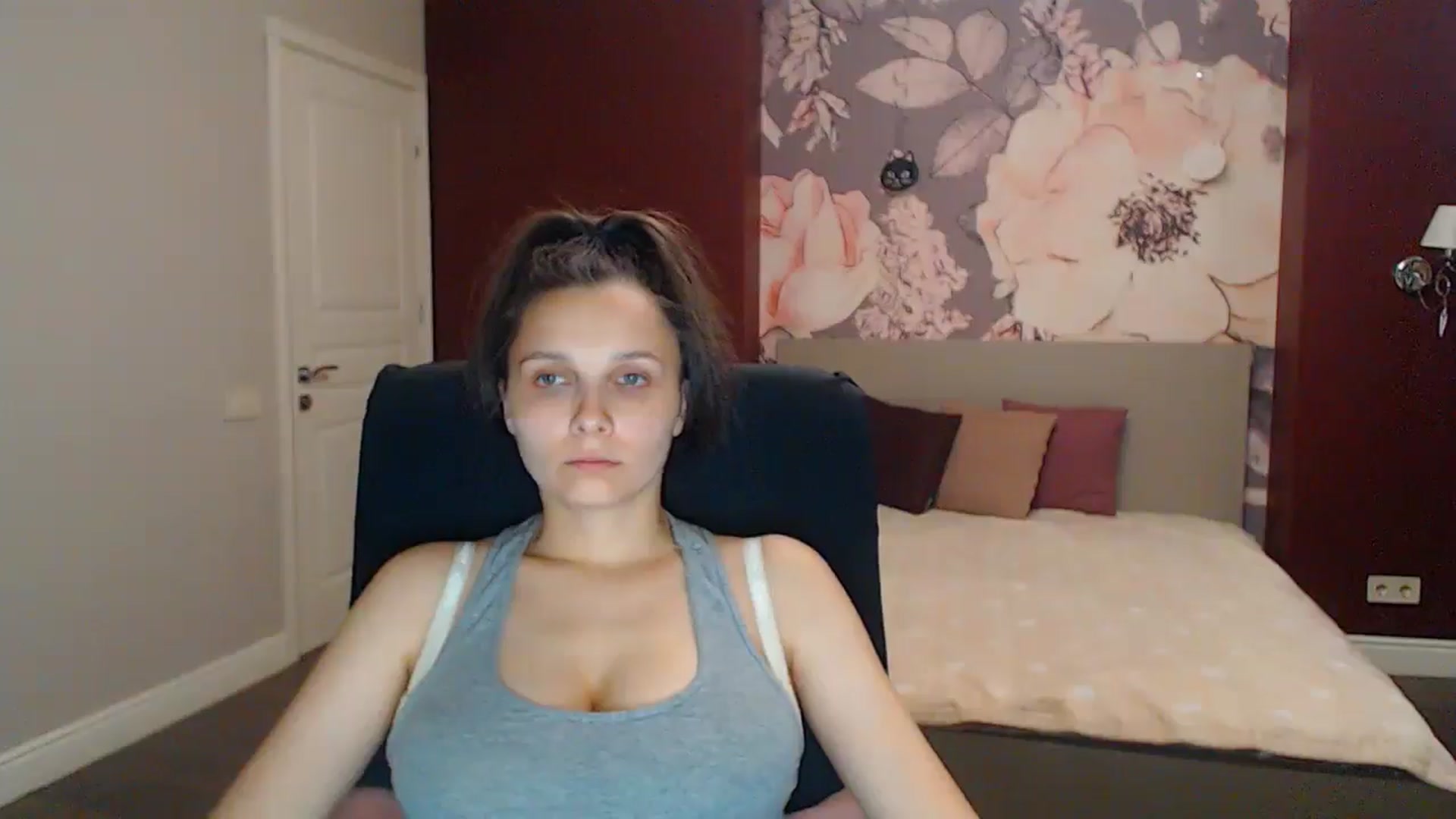 Gallery image thumbnail from Karina_Mils's myfreecams stream on, 08/17/2025, 16:34 image 13 of 20