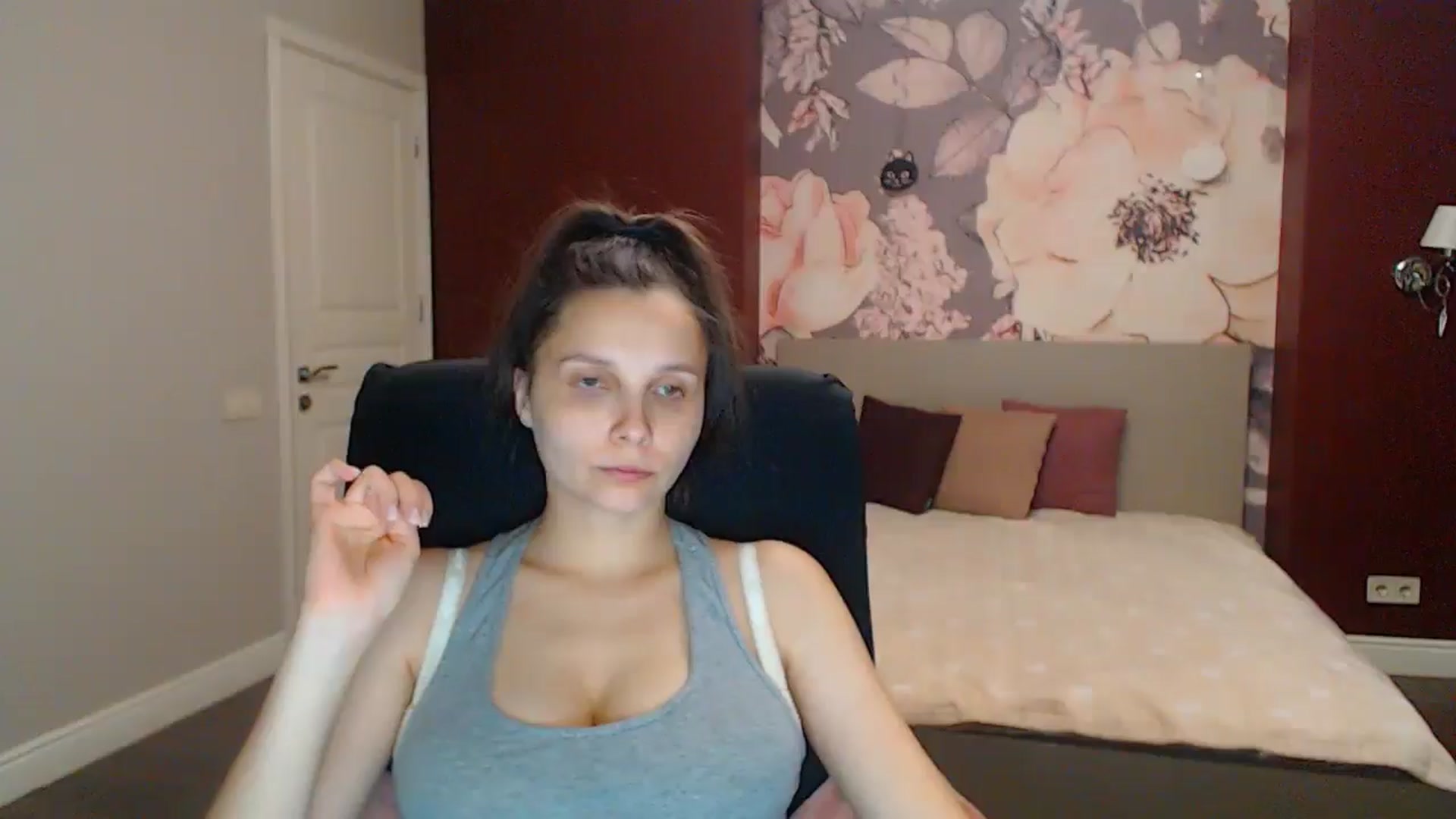 Gallery image thumbnail from Karina_Mils's myfreecams stream on, 08/17/2025, 16:58 image 12 of 20