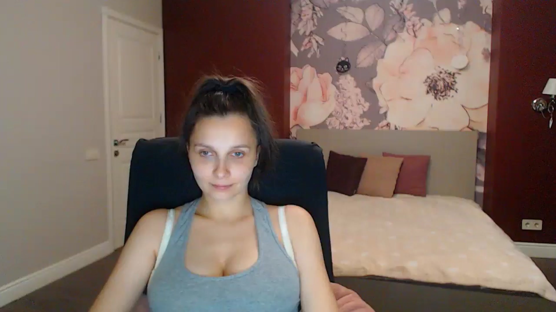 Gallery image thumbnail from Karina_Mils's myfreecams stream on, 08/17/2025, 16:58 image 20 of 20