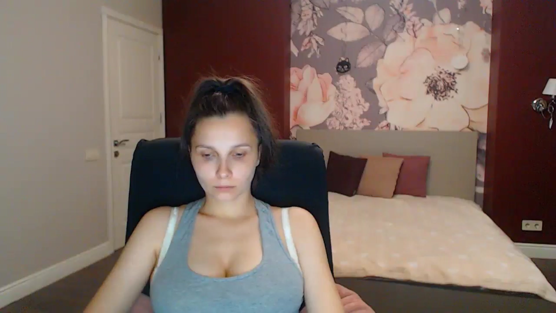 Gallery image thumbnail from Karina_Mils's myfreecams stream on, 08/17/2025, 16:58 image 6 of 20