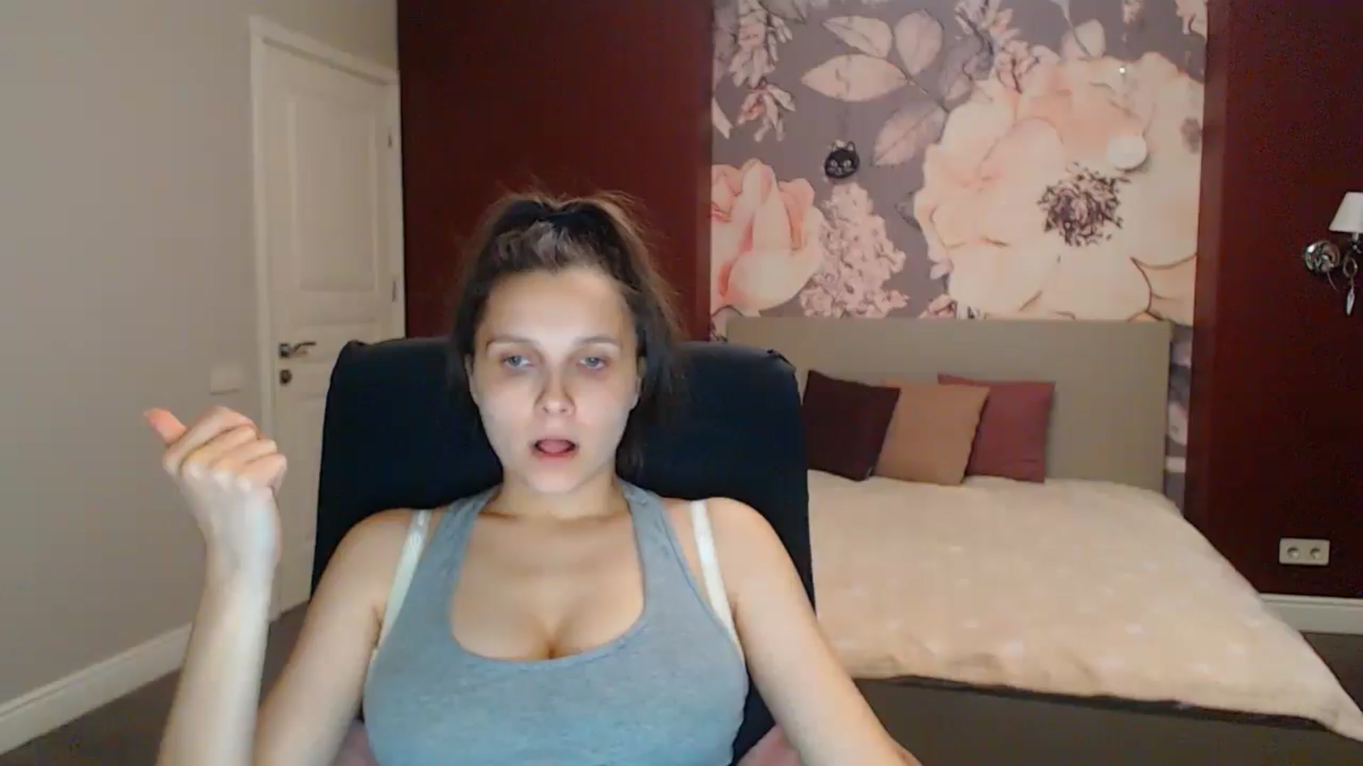 Gallery image thumbnail from Karina_Mils's myfreecams stream on, 08/17/2025, 16:58 image 17 of 20