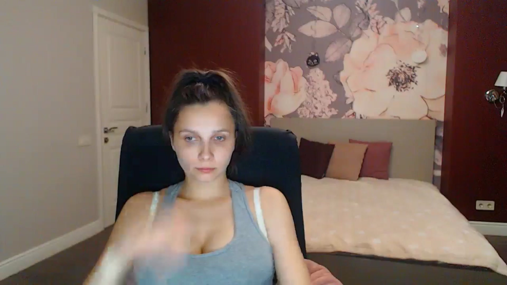 Gallery image thumbnail from Karina_Mils's myfreecams stream on, 08/17/2025, 16:58 image 18 of 20