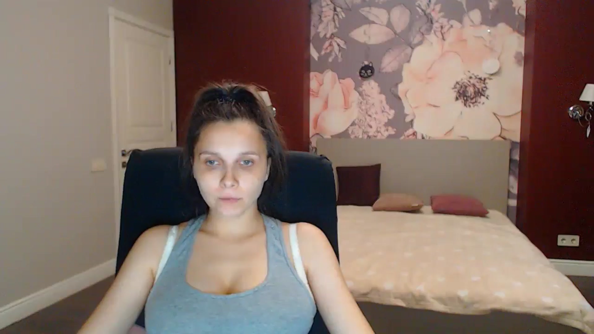 Gallery image thumbnail from Karina_Mils's myfreecams stream on, 08/17/2025, 19:21 image 4 of 20