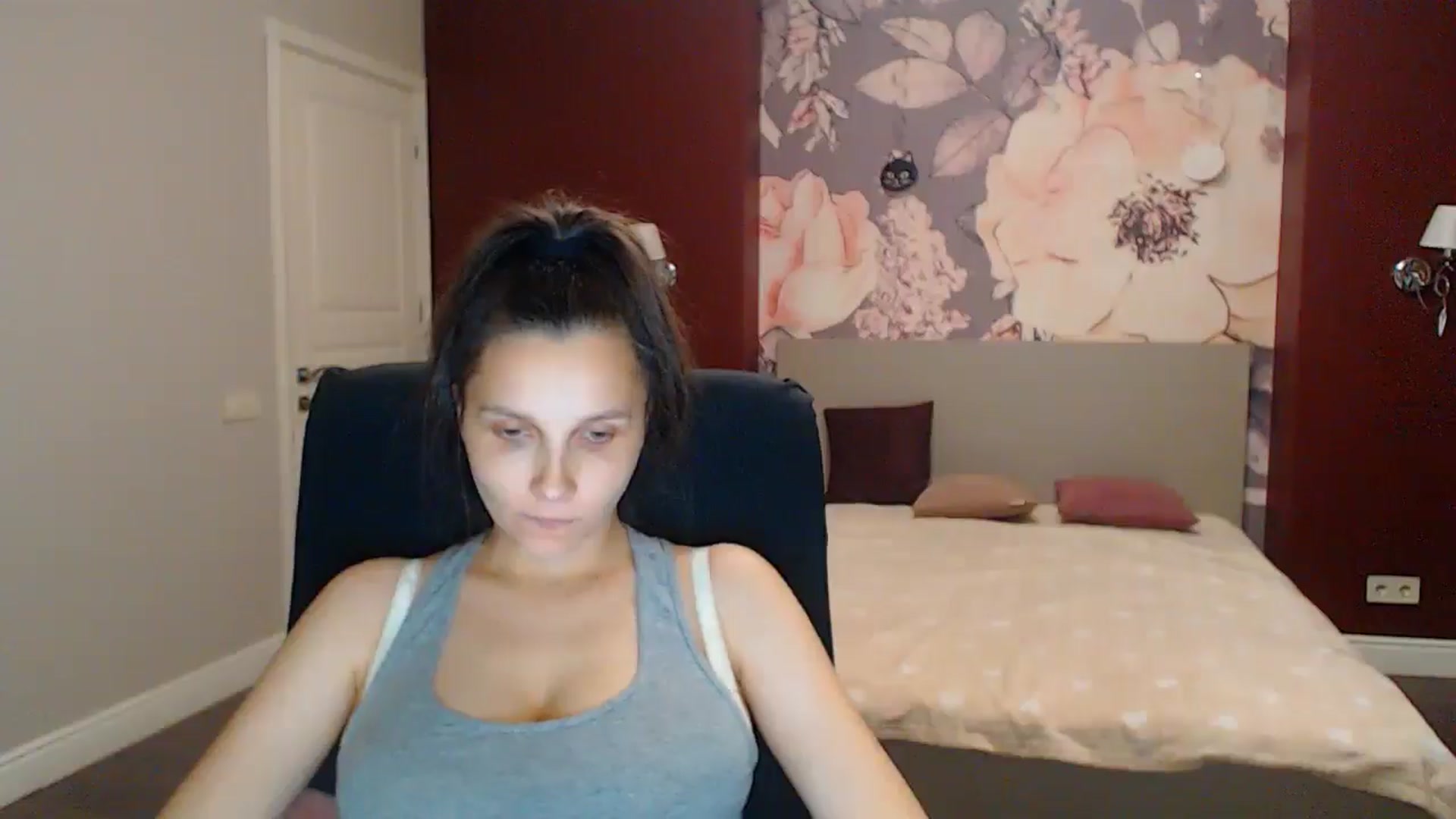 Gallery image thumbnail from Karina_Mils's myfreecams stream on, 08/17/2025, 19:21 image 6 of 20