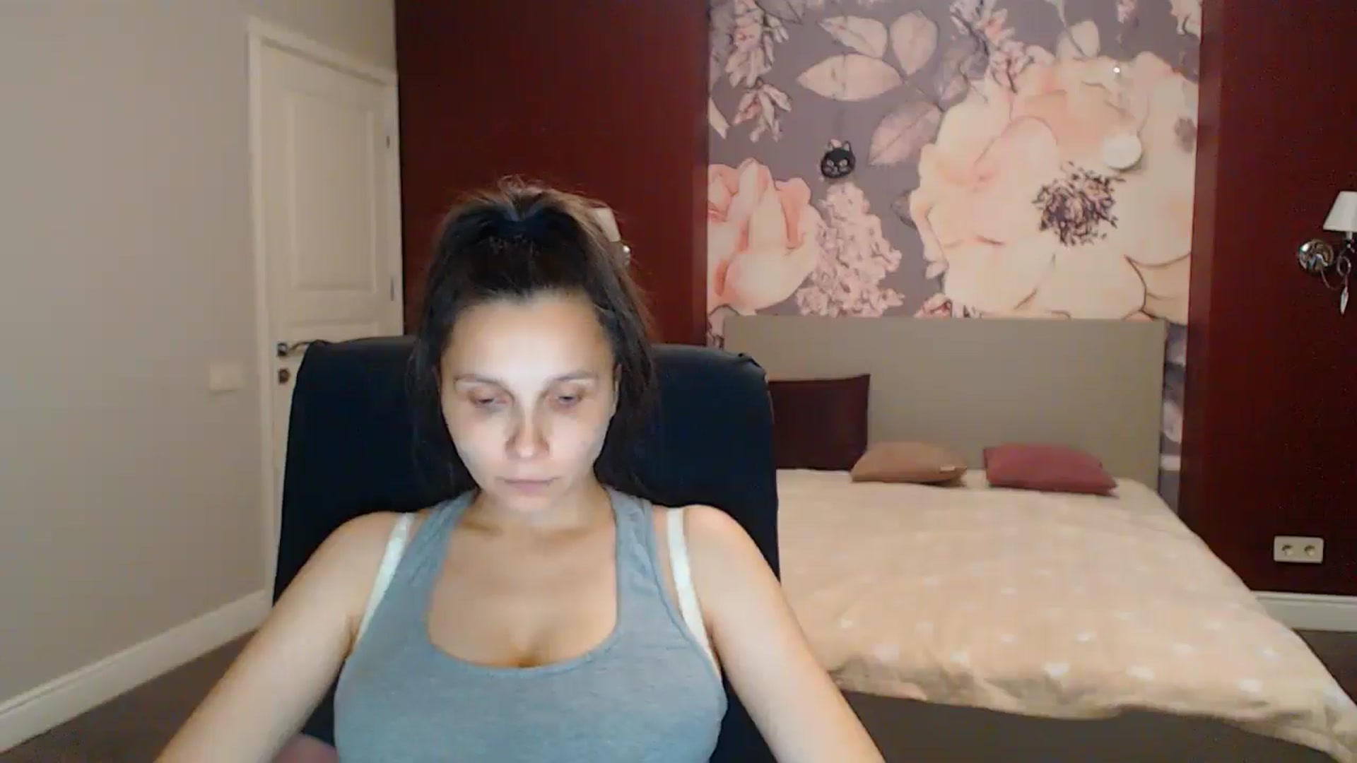 Gallery image thumbnail from Karina_Mils's myfreecams stream on, 08/17/2025, 19:21 image 3 of 20