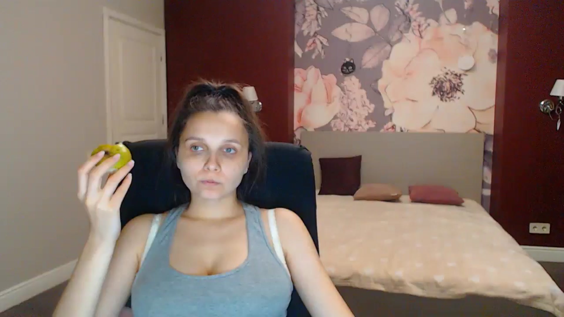 Gallery image thumbnail from Karina_Mils's myfreecams stream on, 08/17/2025, 19:21 image 9 of 20