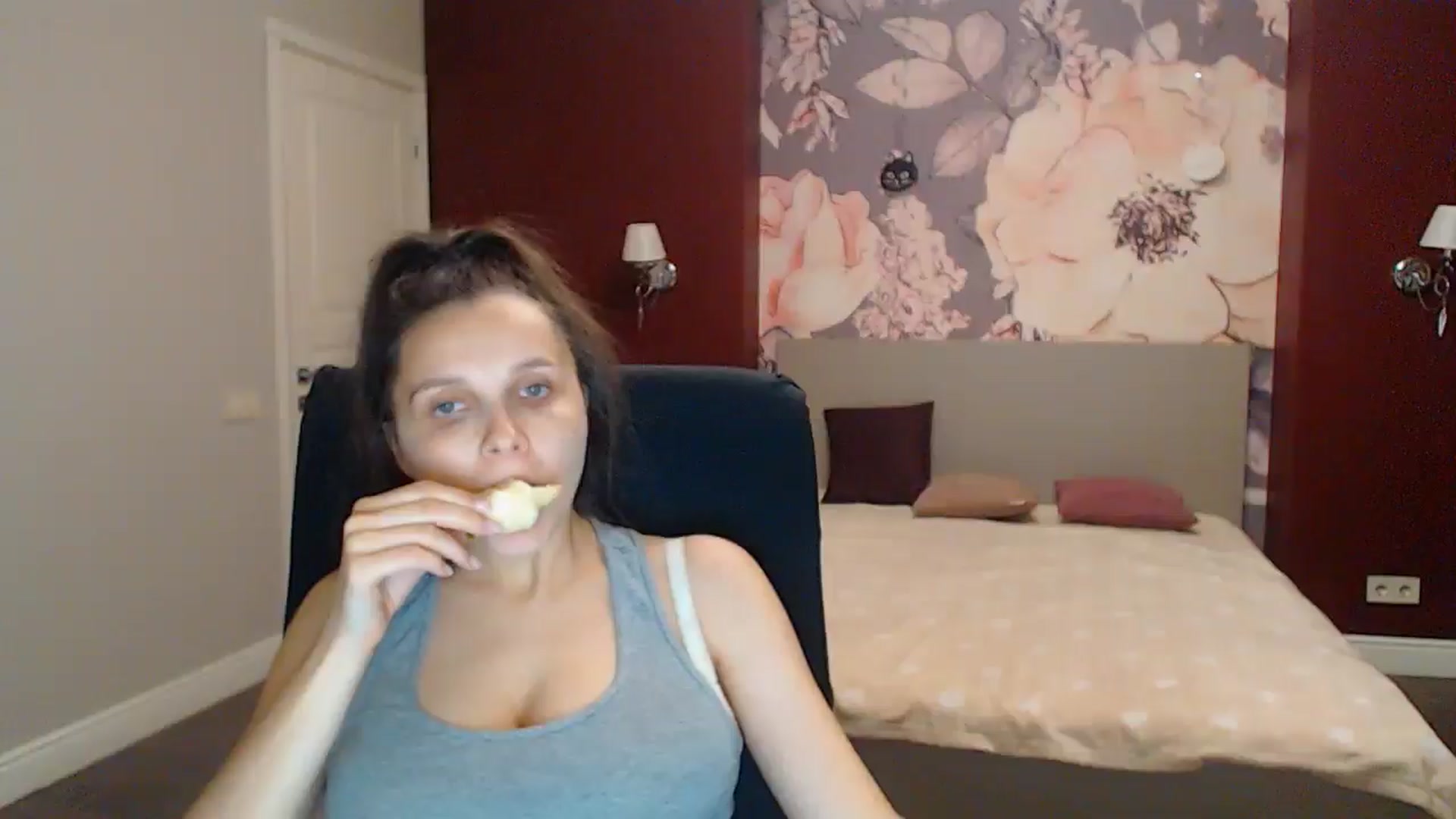 Gallery image thumbnail from Karina_Mils's myfreecams stream on, 08/17/2025, 19:21 image 10 of 20