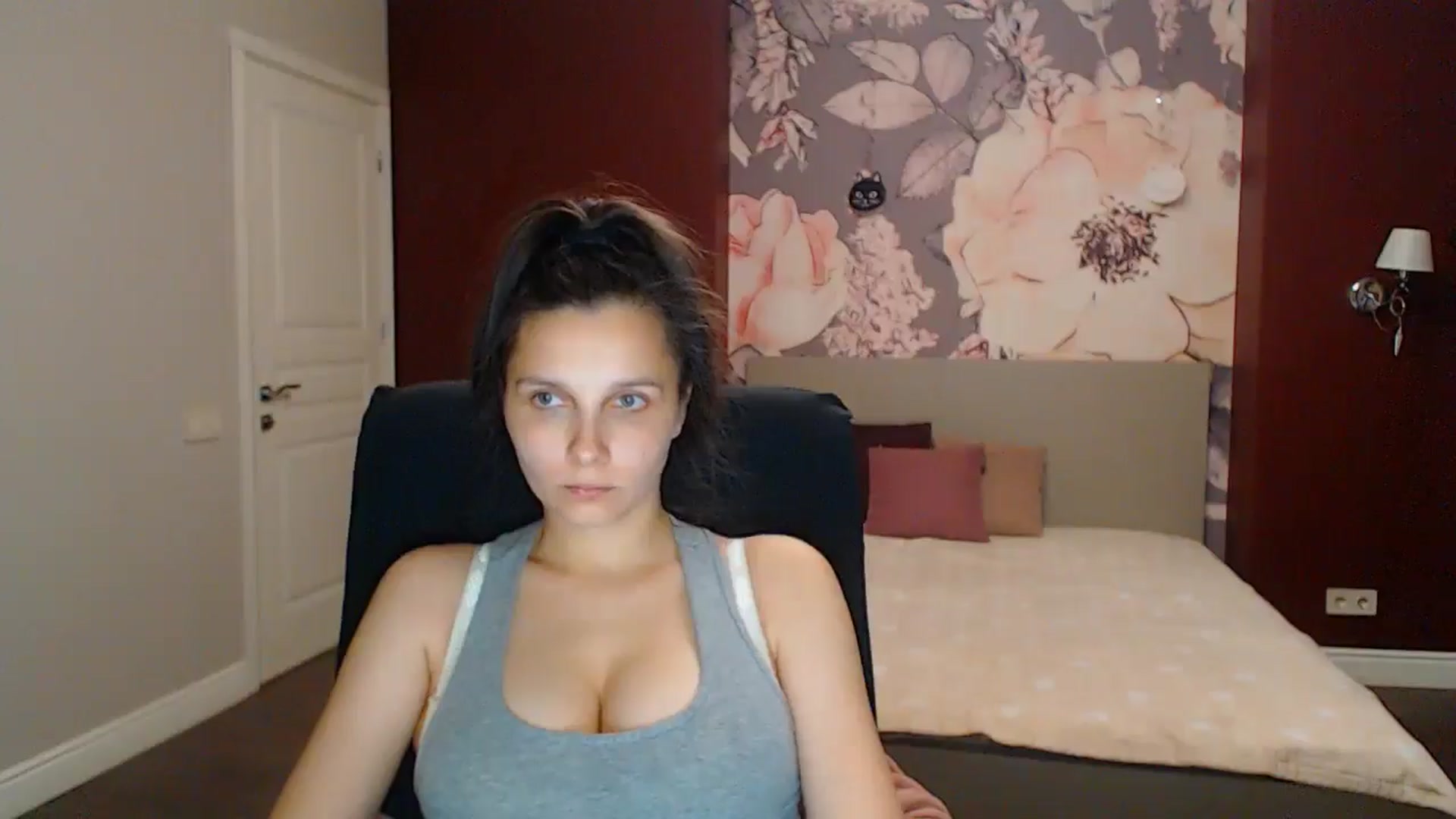 Gallery image thumbnail from Karina_Mils's myfreecams stream on, 08/22/2025, 16:53 image 9 of 20