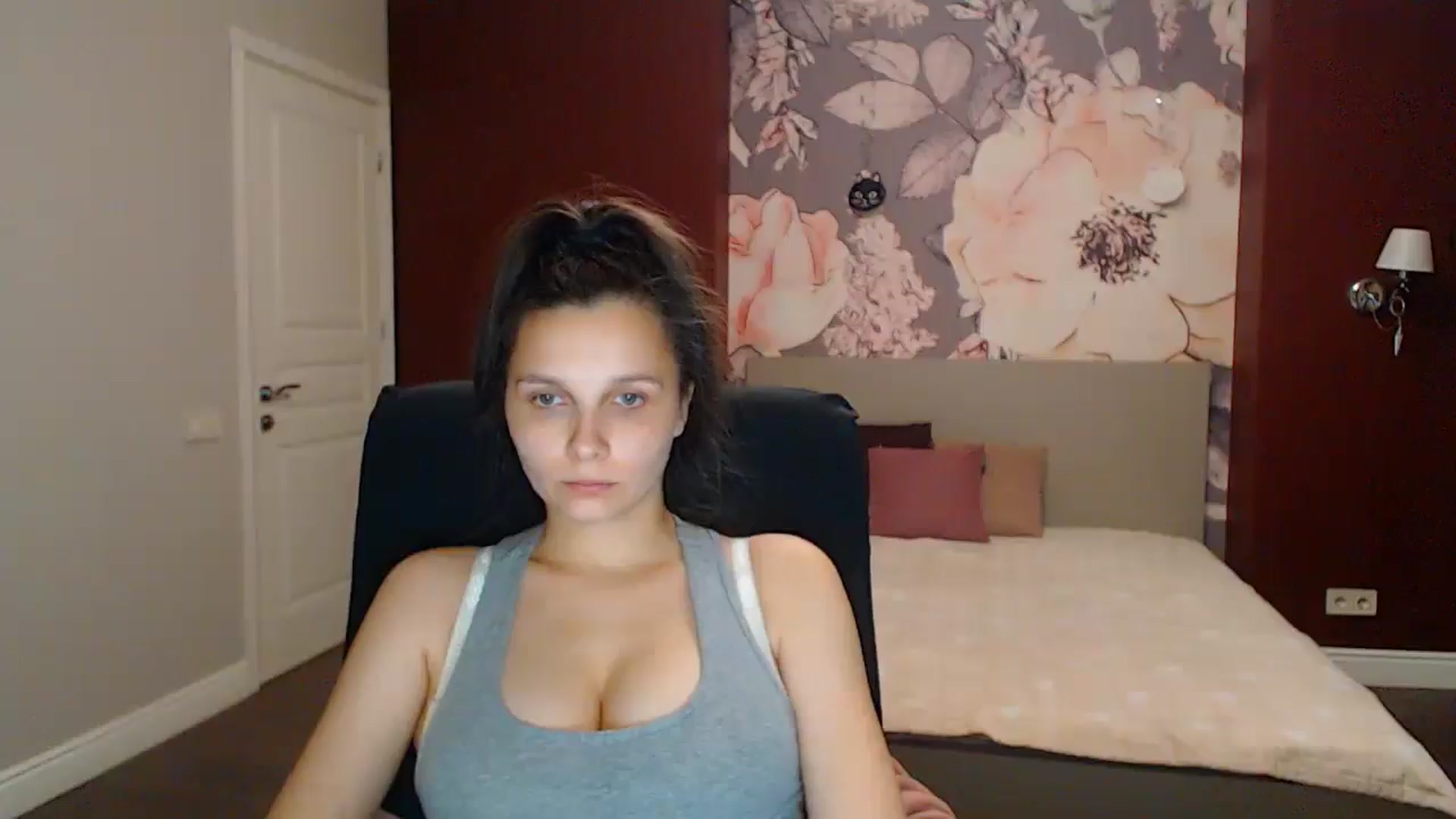 Gallery image thumbnail from Karina_Mils's myfreecams stream on, 08/22/2025, 16:53 image 13 of 20