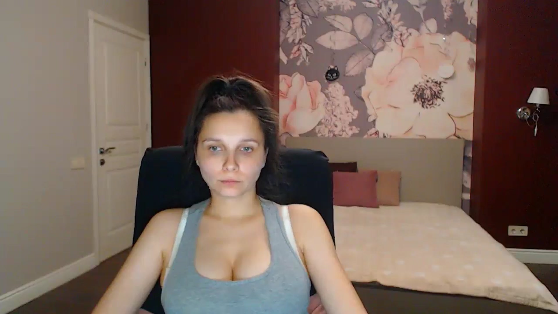 Gallery image thumbnail from Karina_Mils's myfreecams stream on, 08/22/2025, 16:53 image 7 of 20