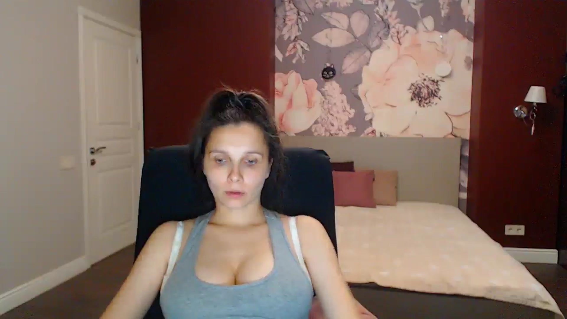 Gallery image thumbnail from Karina_Mils's myfreecams stream on, 08/22/2025, 17:39 image 10 of 20