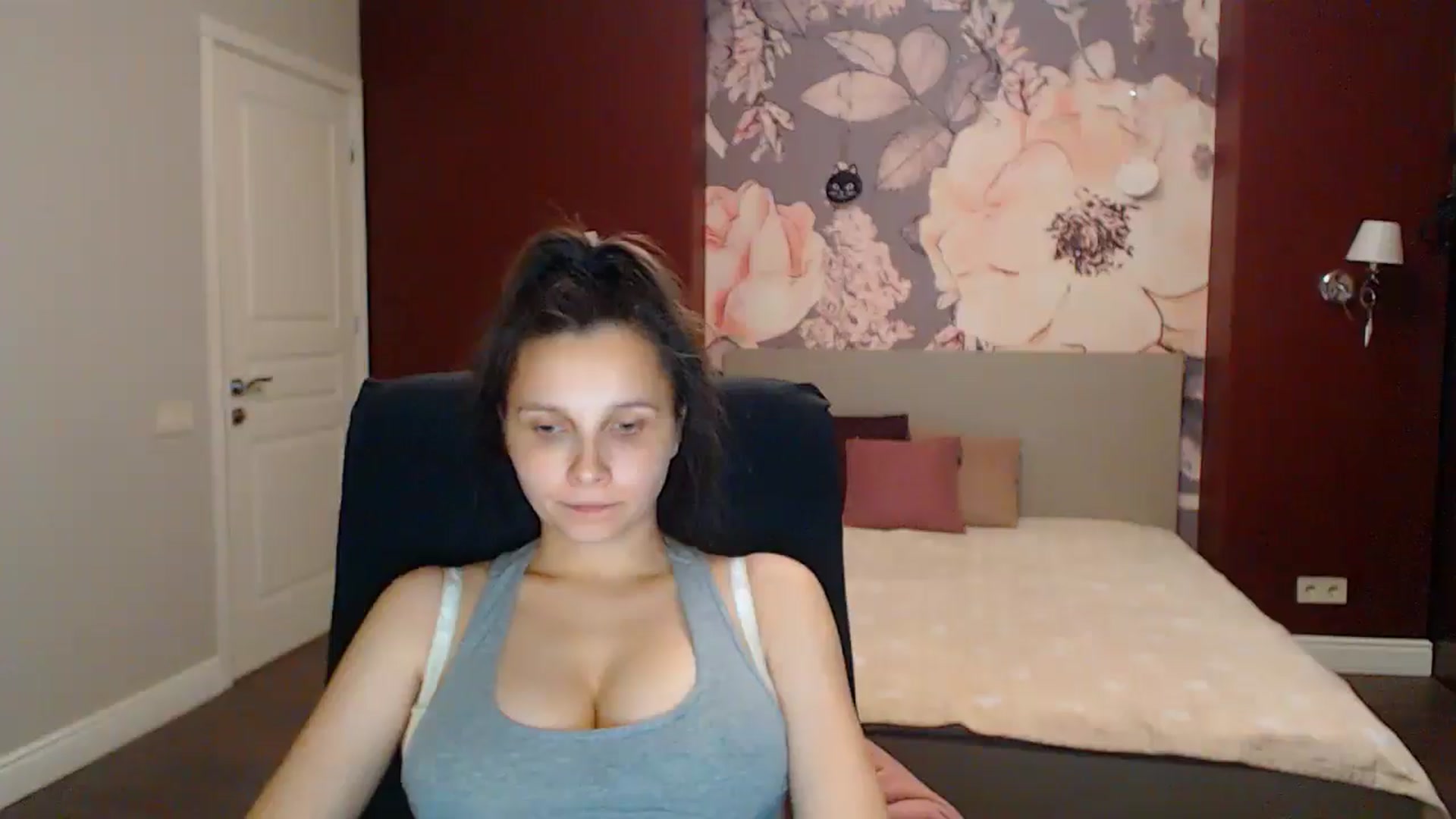 Gallery image thumbnail from Karina_Mils's myfreecams stream on, 08/22/2025, 17:39 image 19 of 20