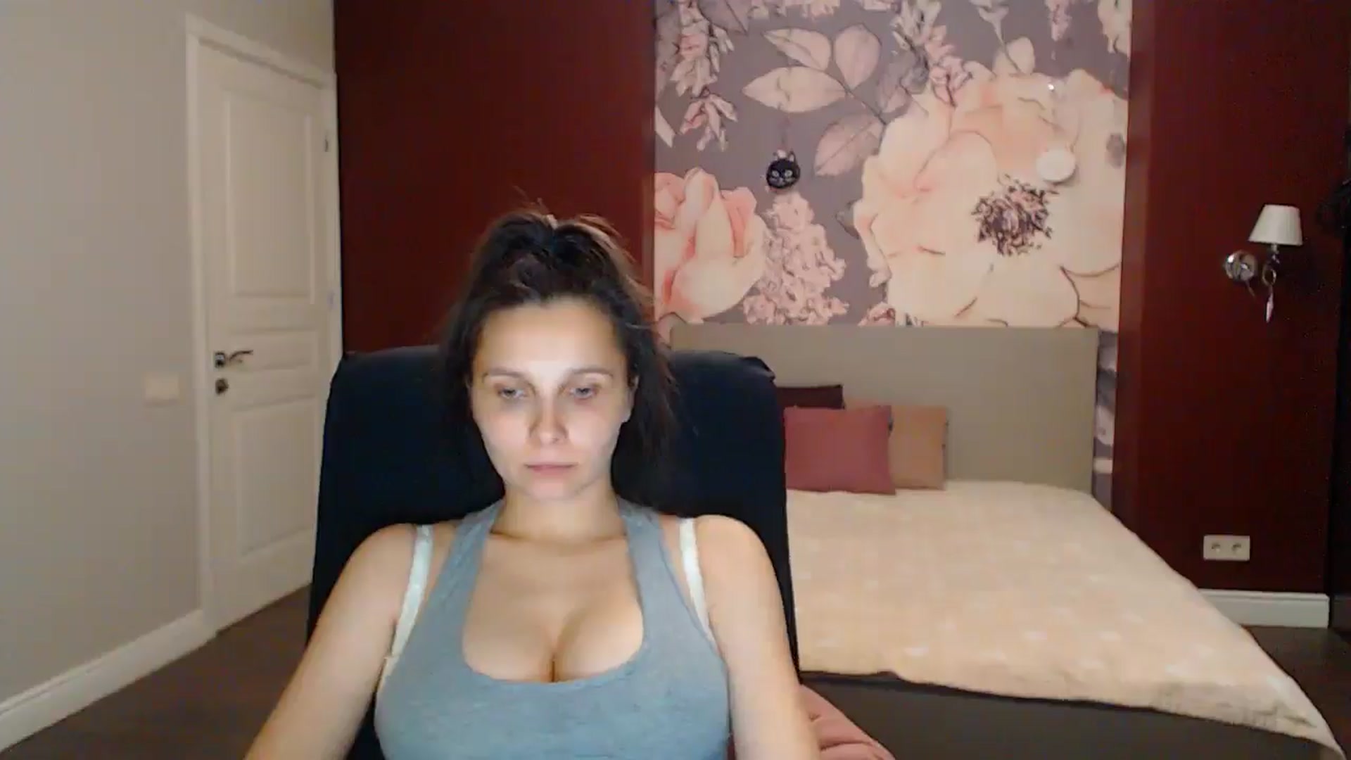 Gallery image thumbnail from Karina_Mils's myfreecams stream on, 08/22/2025, 17:39 image 16 of 20