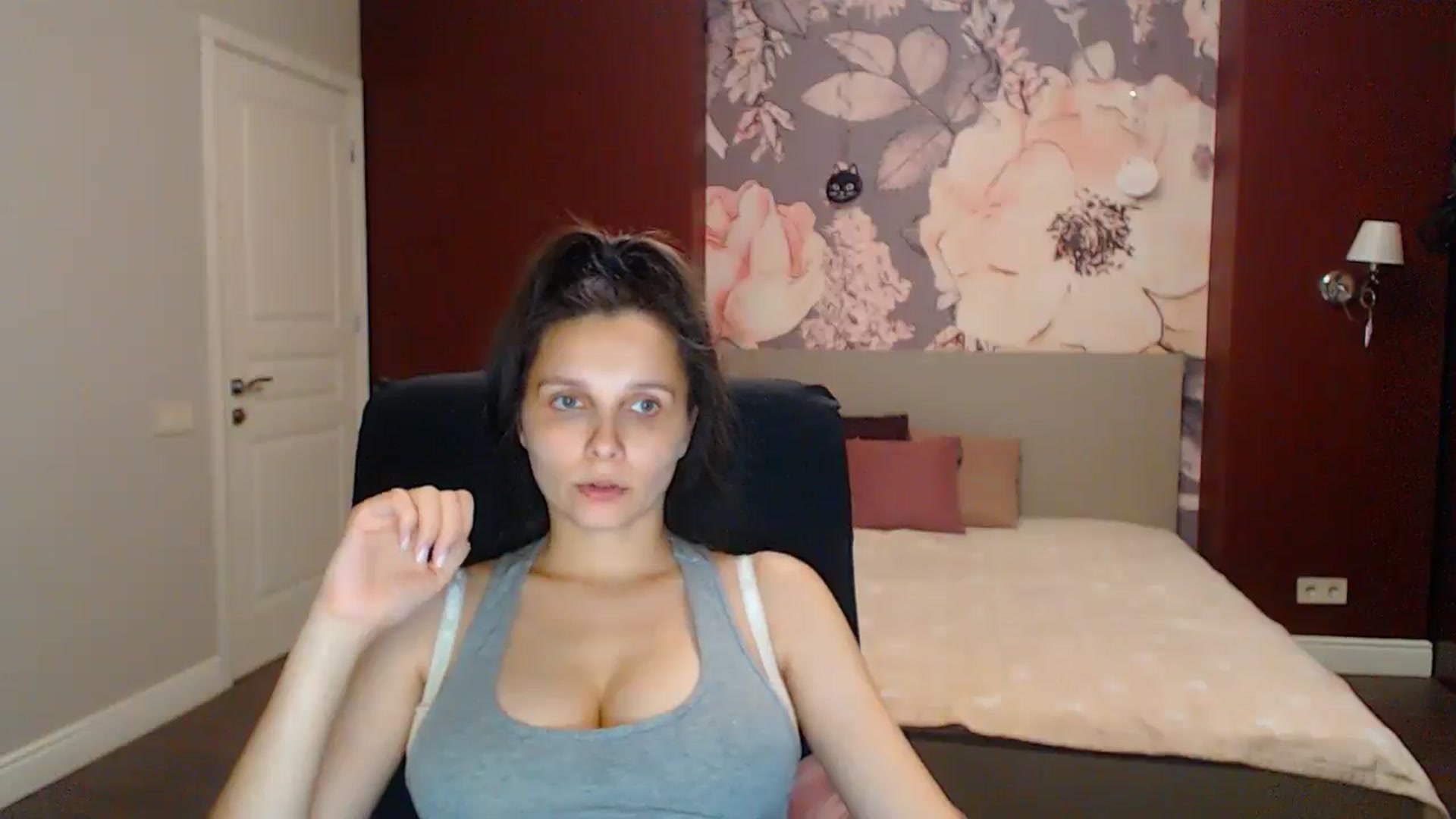 Gallery image thumbnail from Karina_Mils's myfreecams stream on, 08/22/2025, 17:39 image 4 of 20